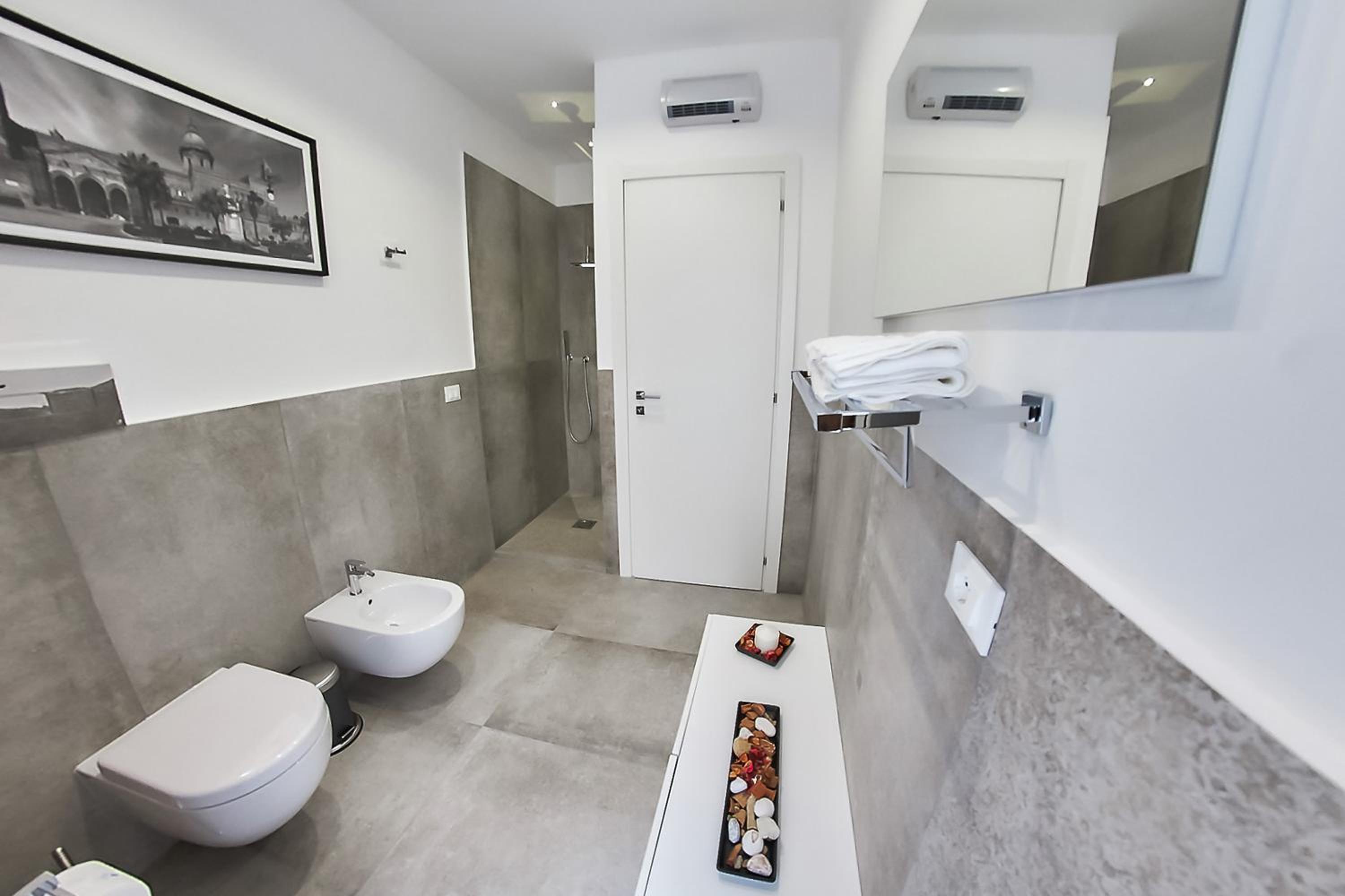 One-Bedroom Apartment - Photo 23