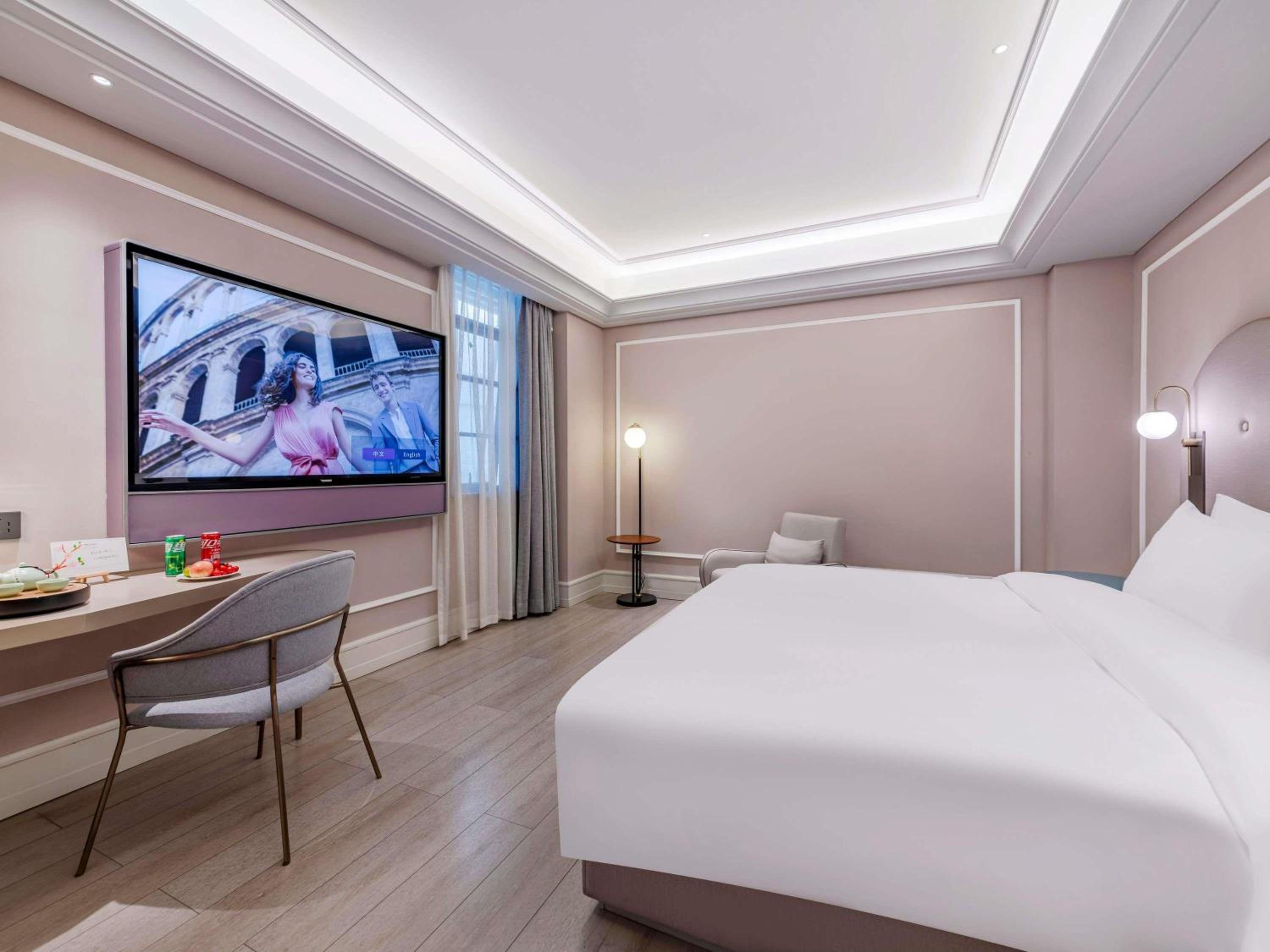 Comfort Queen Room