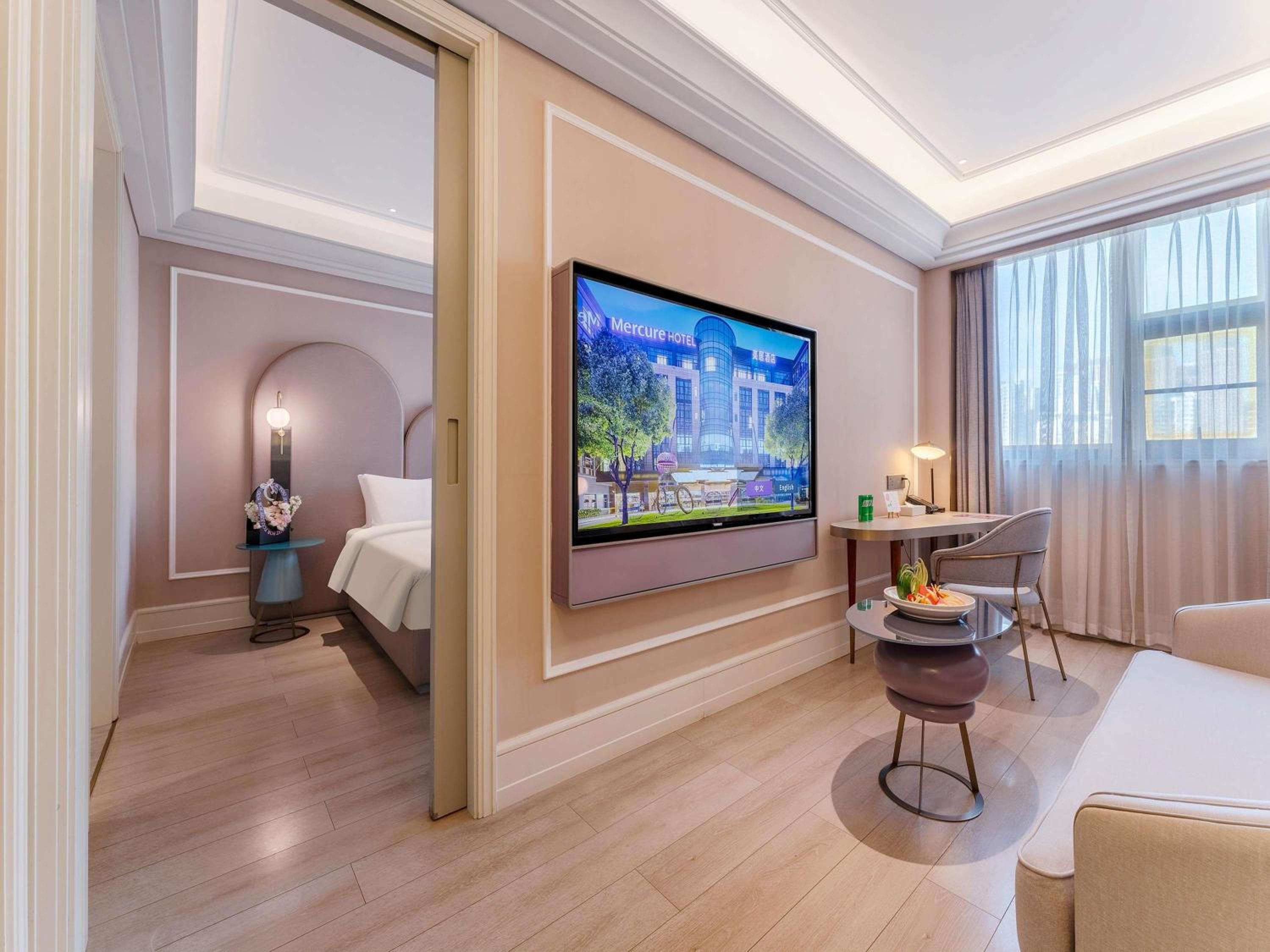 Deluxe King Suite