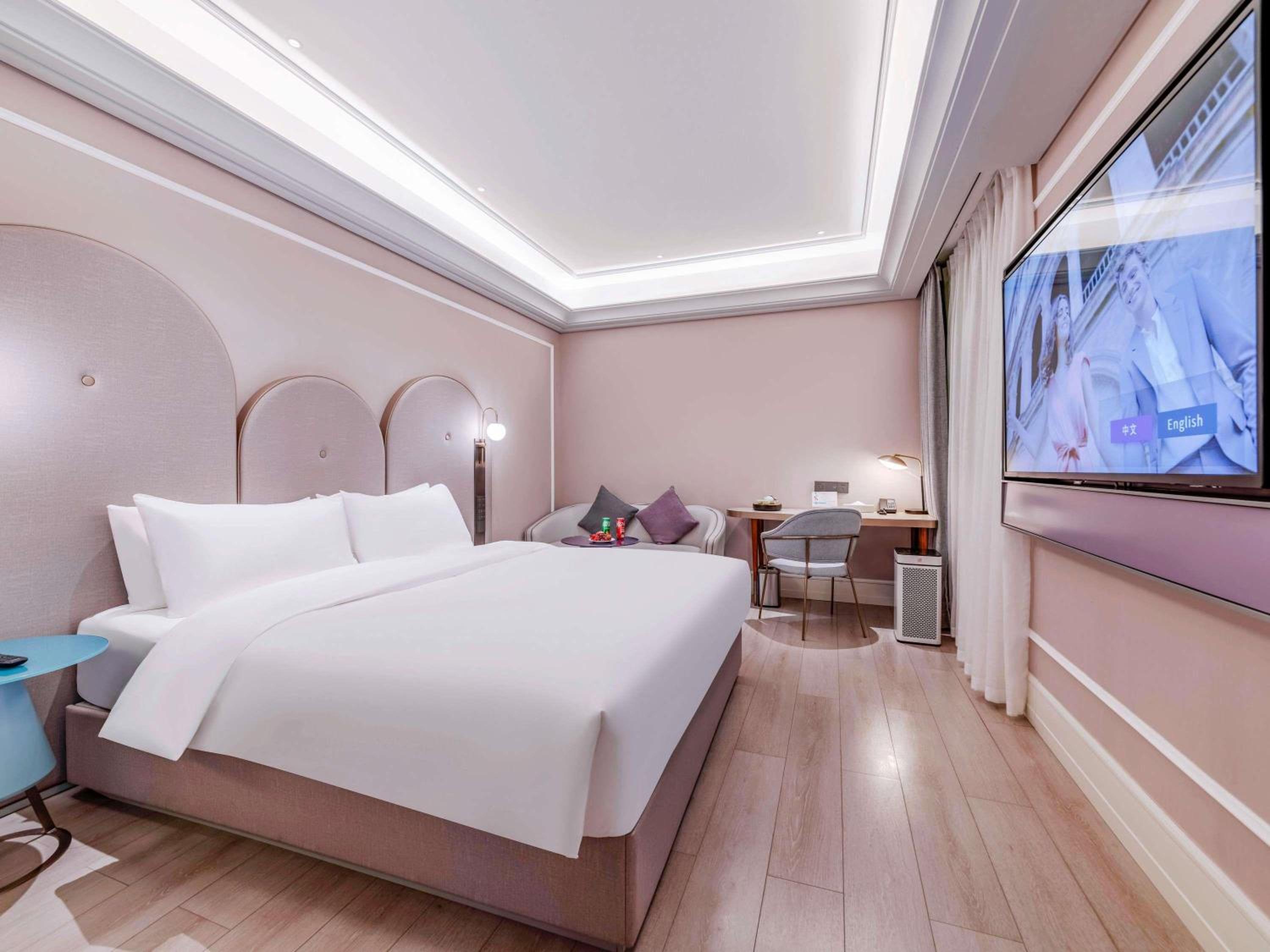 Classic Queen Room