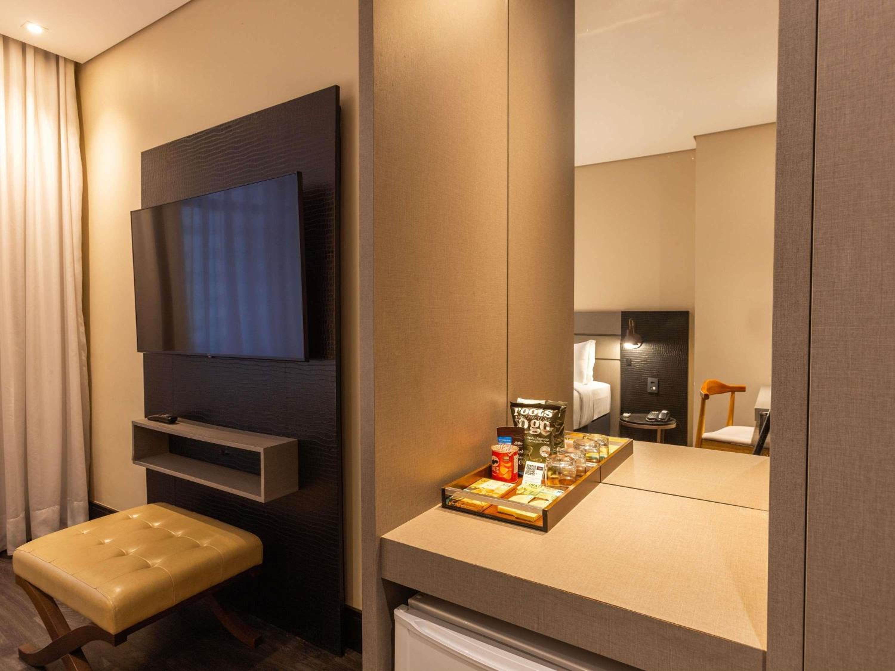 Standard Double Room (No Window) - Photo 4
