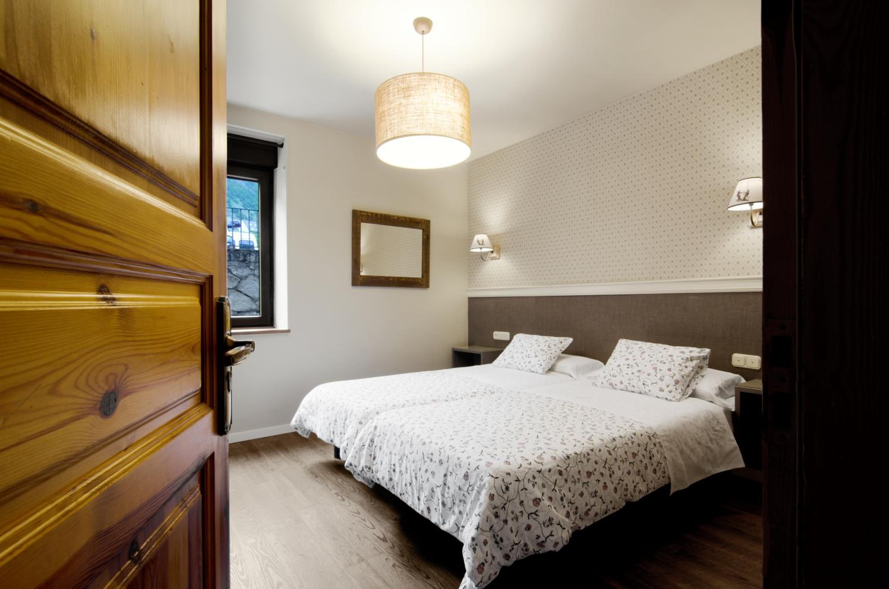 Double or Twin Room - Photo 1