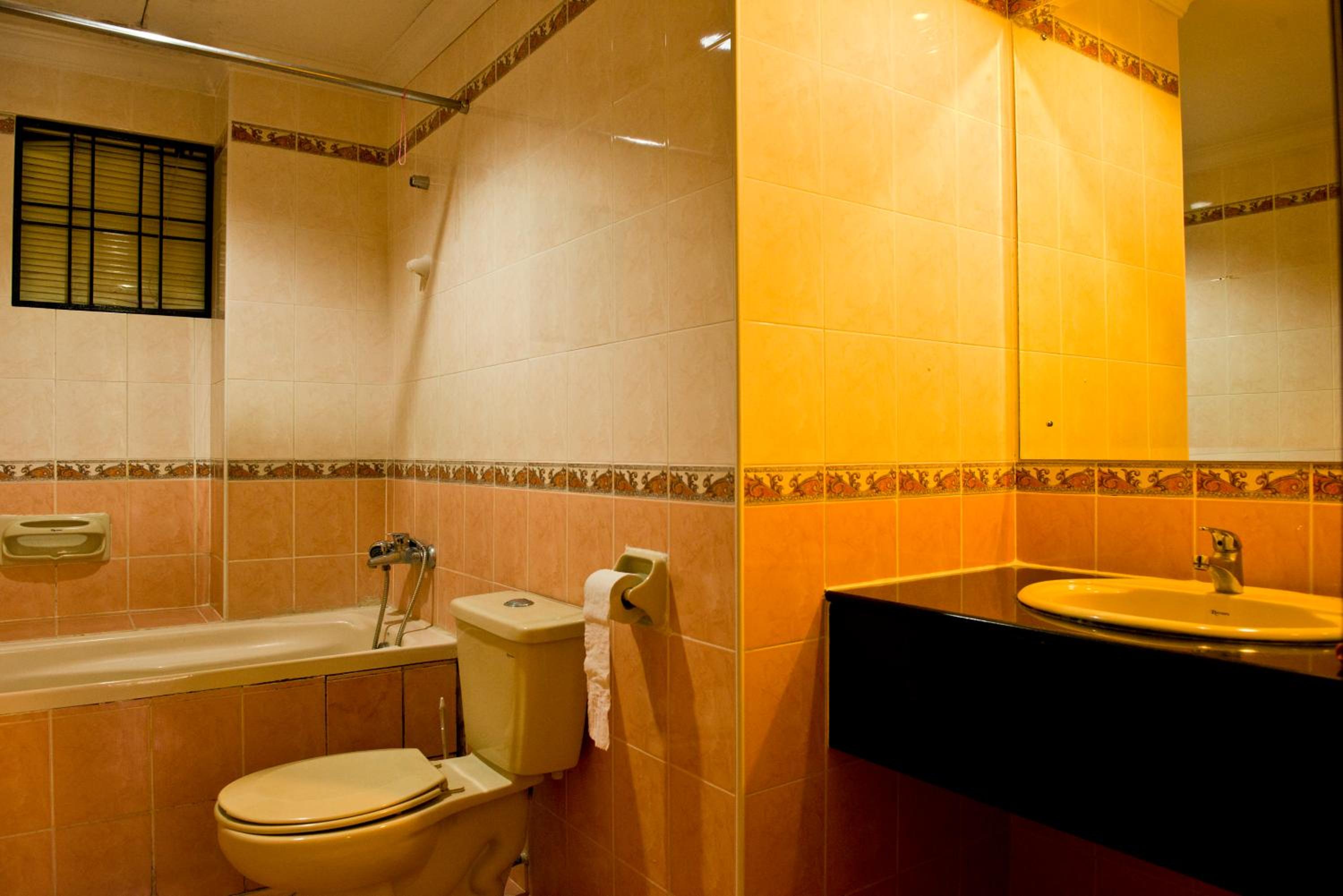 Three-Bedroom Apartment - Photo 22