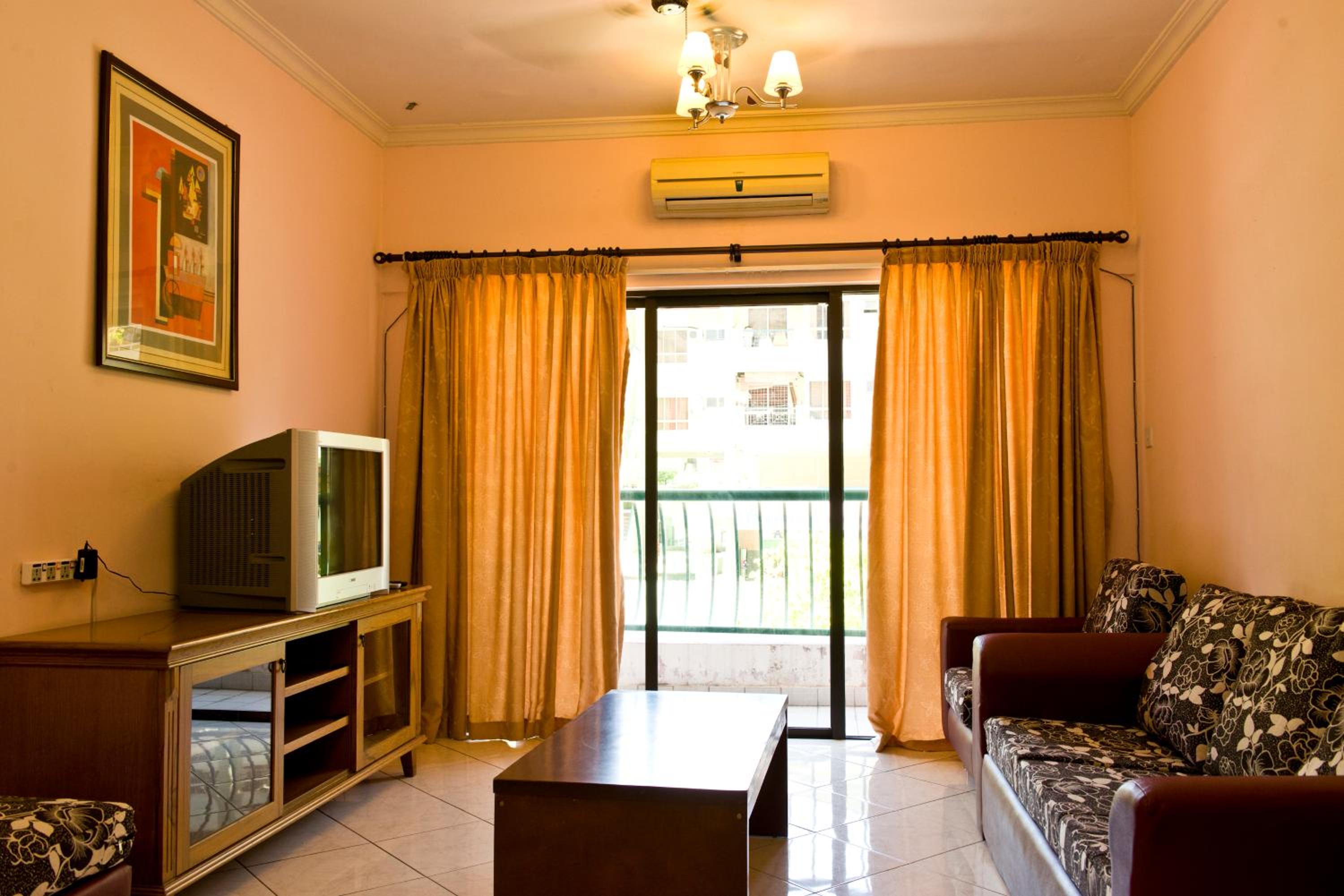 Three-Bedroom Apartment - Photo 23