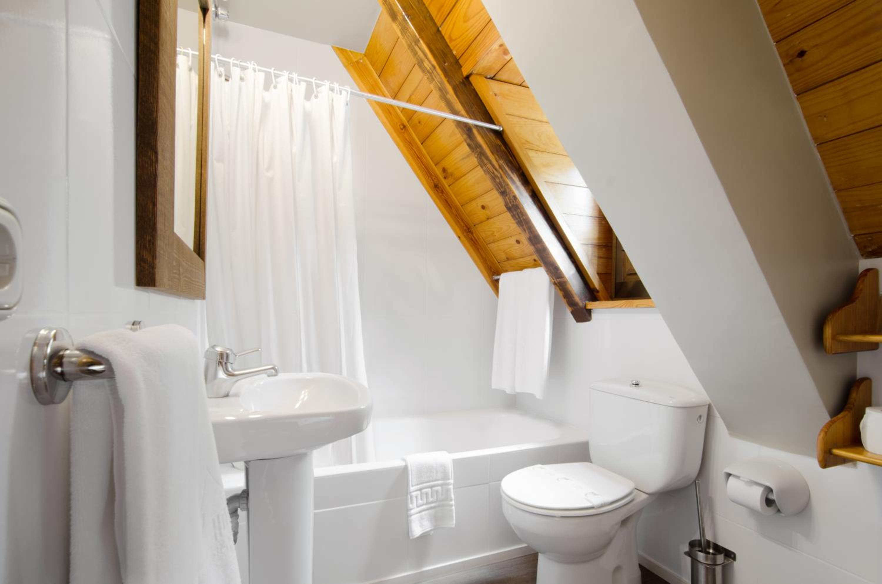 Double or Twin Room - Photo 2