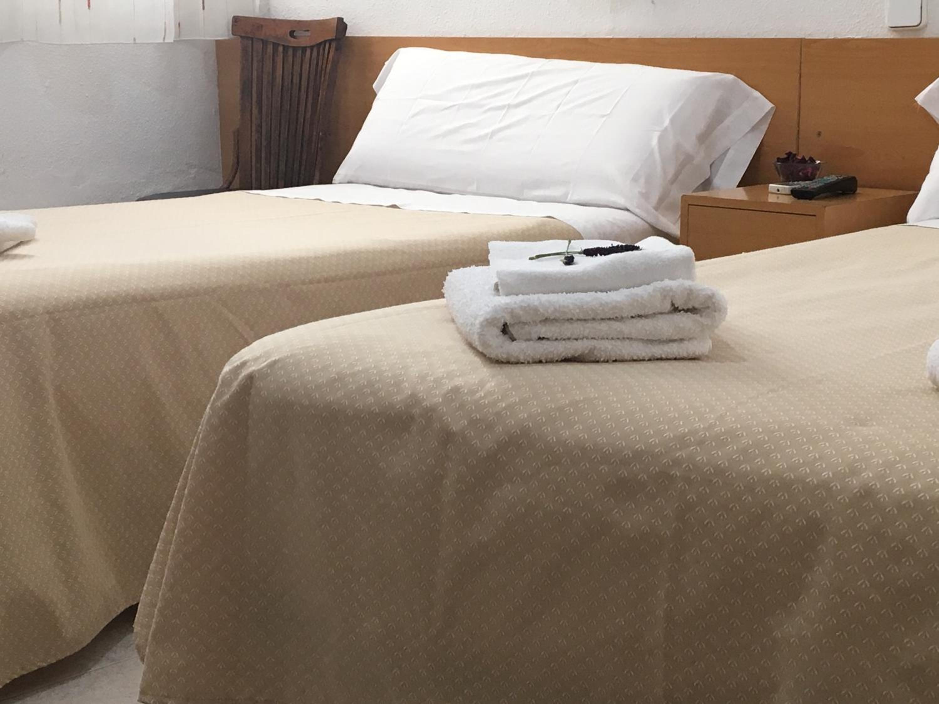 Double Room with Extra Bed photo 2