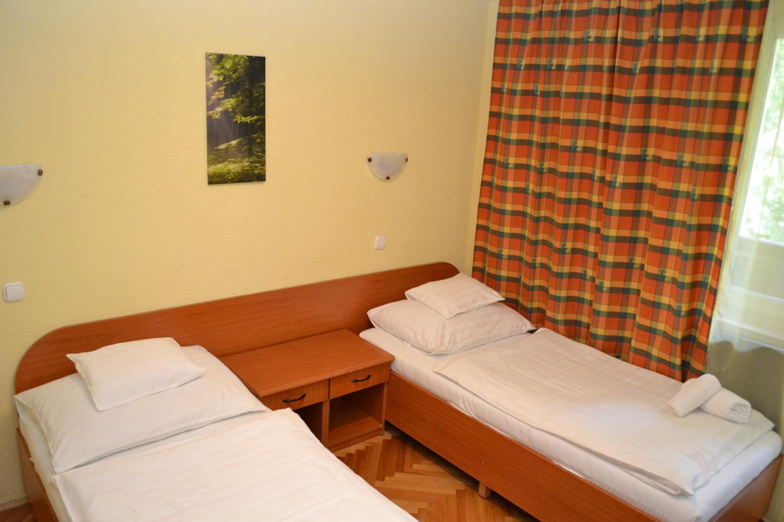Family Room (6 Adults)