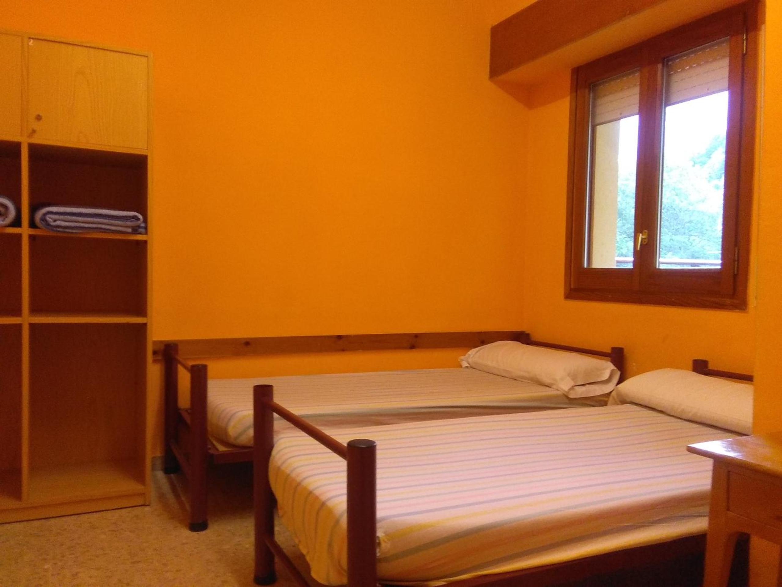 Twin Room with Shared Bathroom photo 3