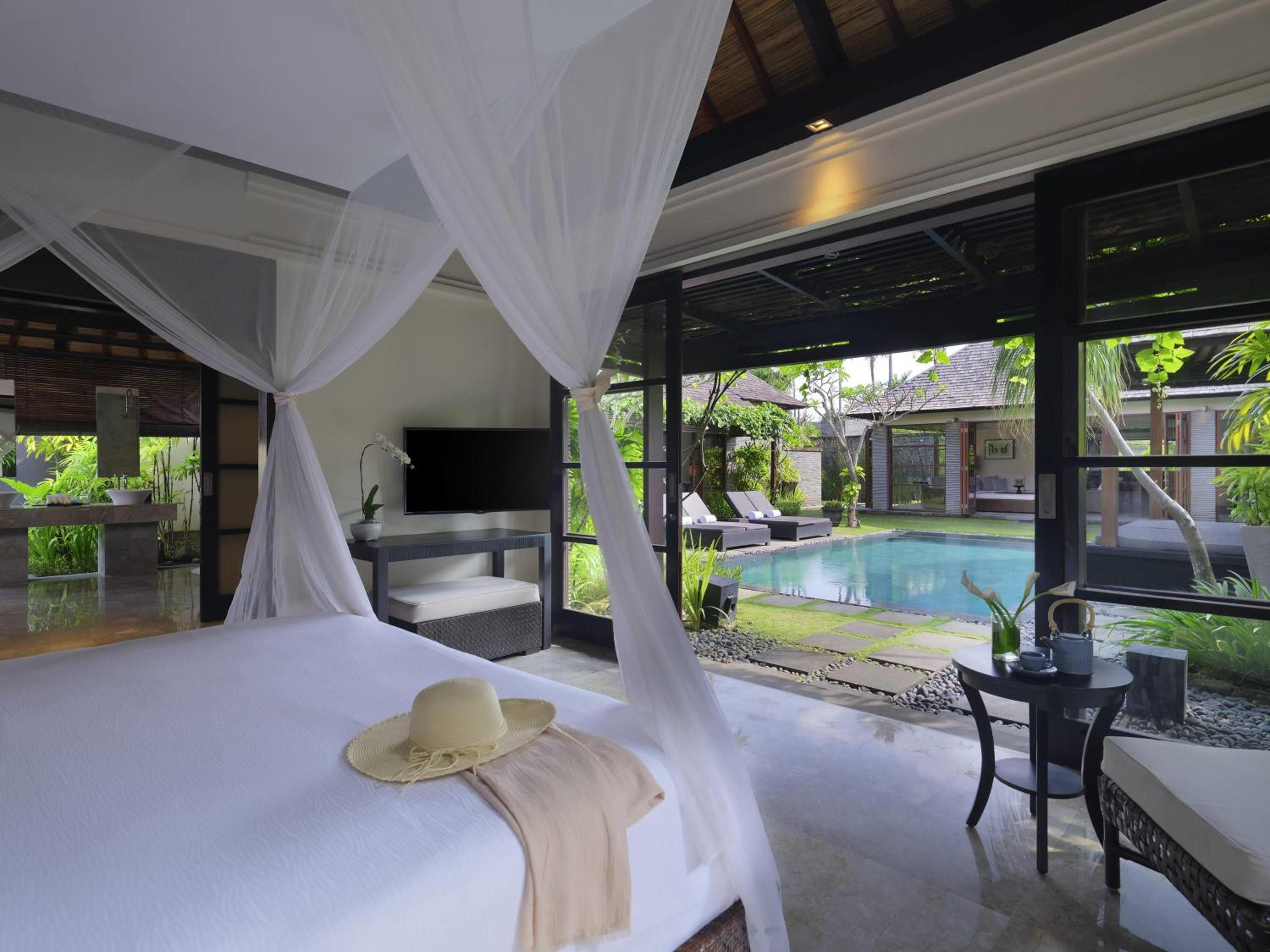 Five-Bedroom Presidential Villa with Four Double Beds, One Twin Bed and Private Pool photo 3