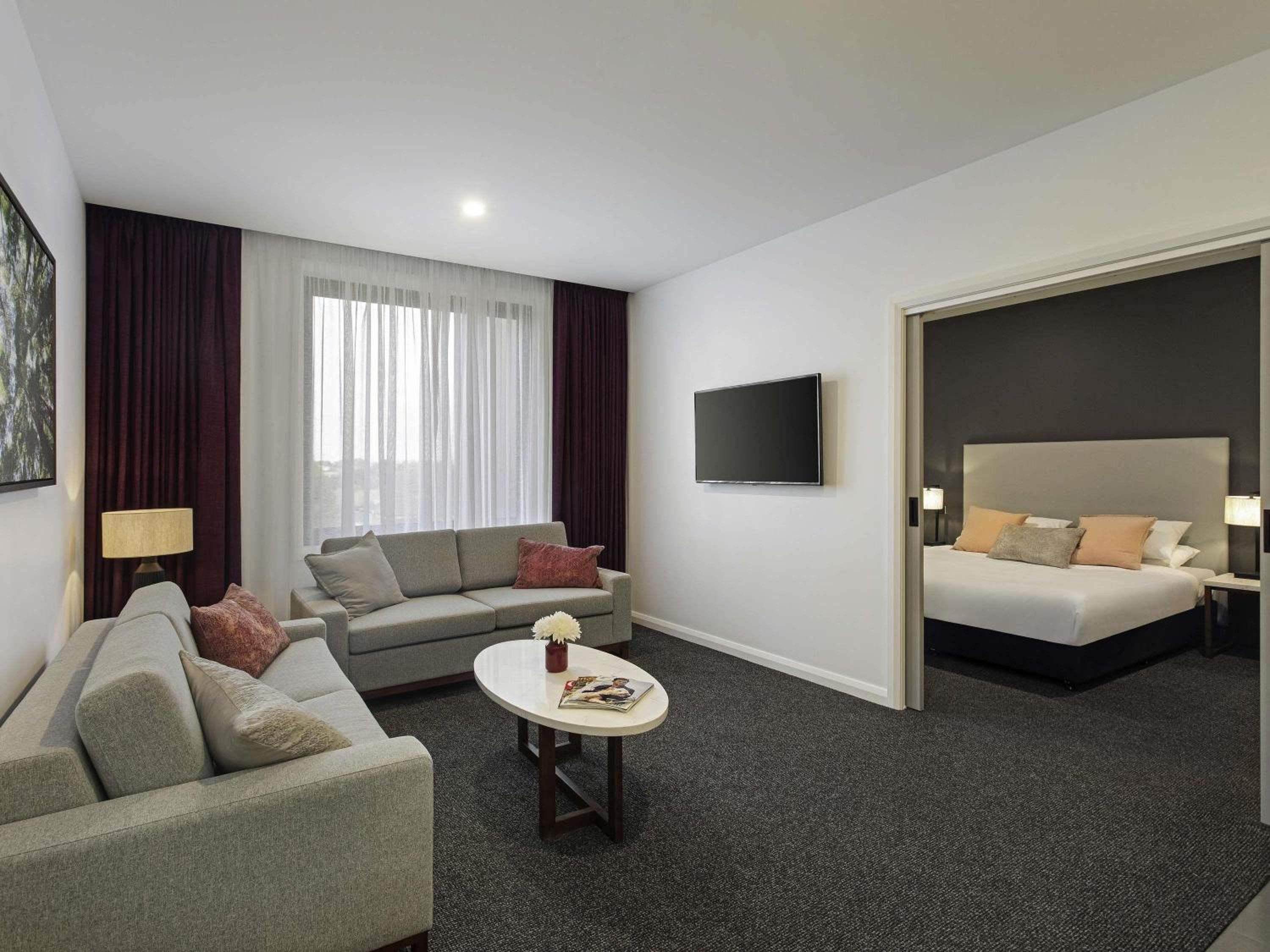 Superior King Suite - Photo 5