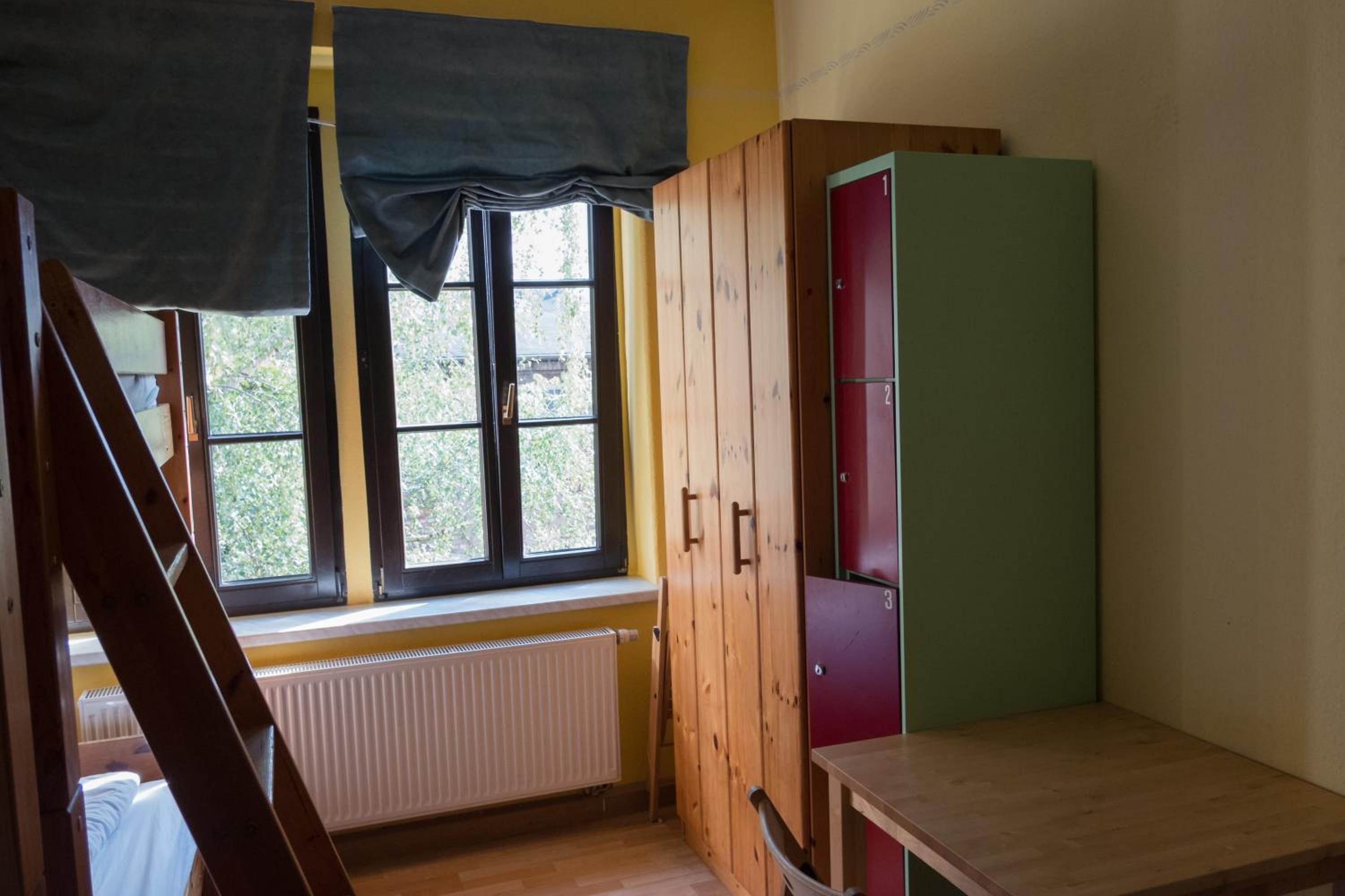 Bed in 4-Bed Female Dormitory Room photo 3