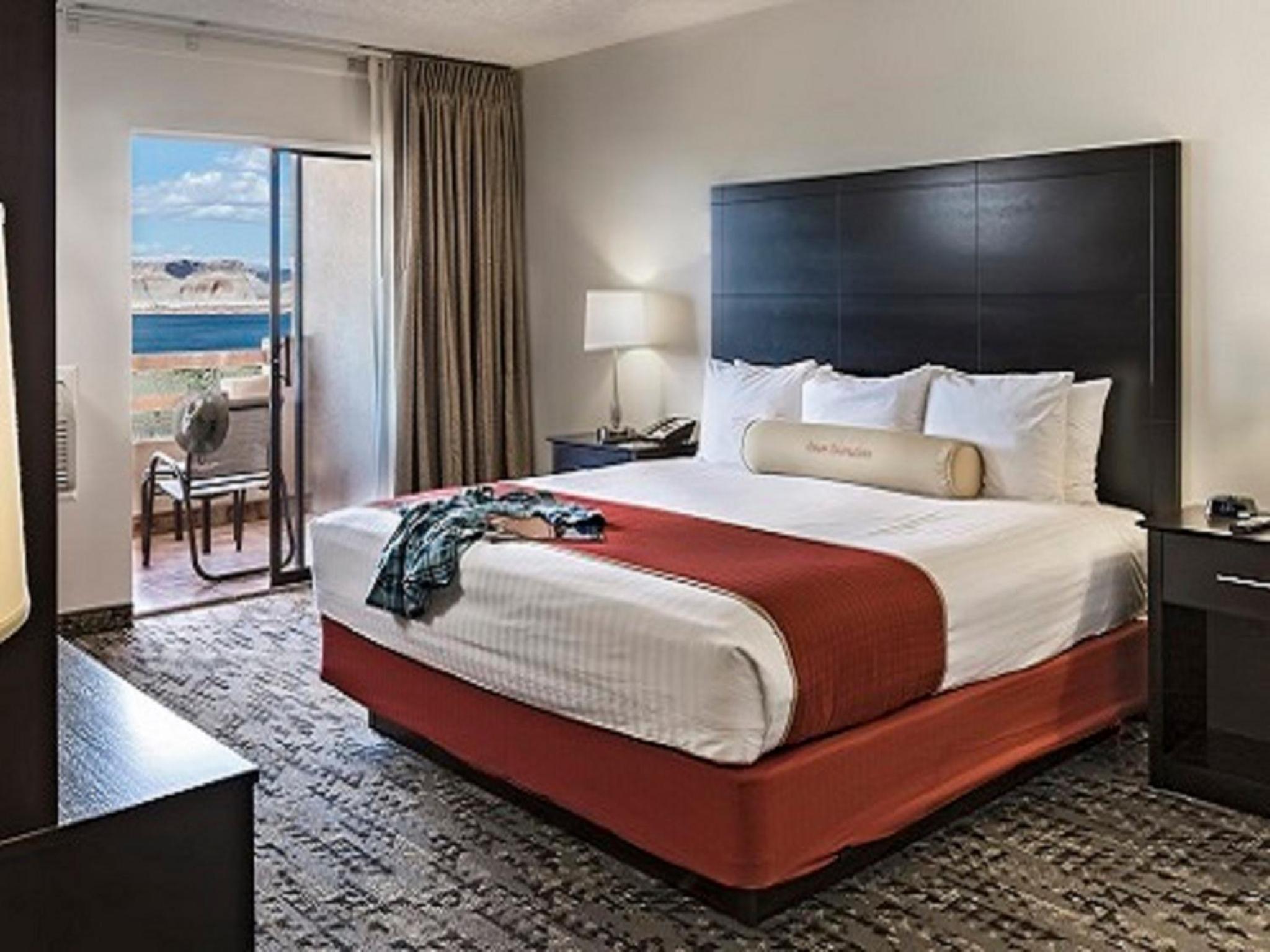 King Room with Deluxe View - Photo 1