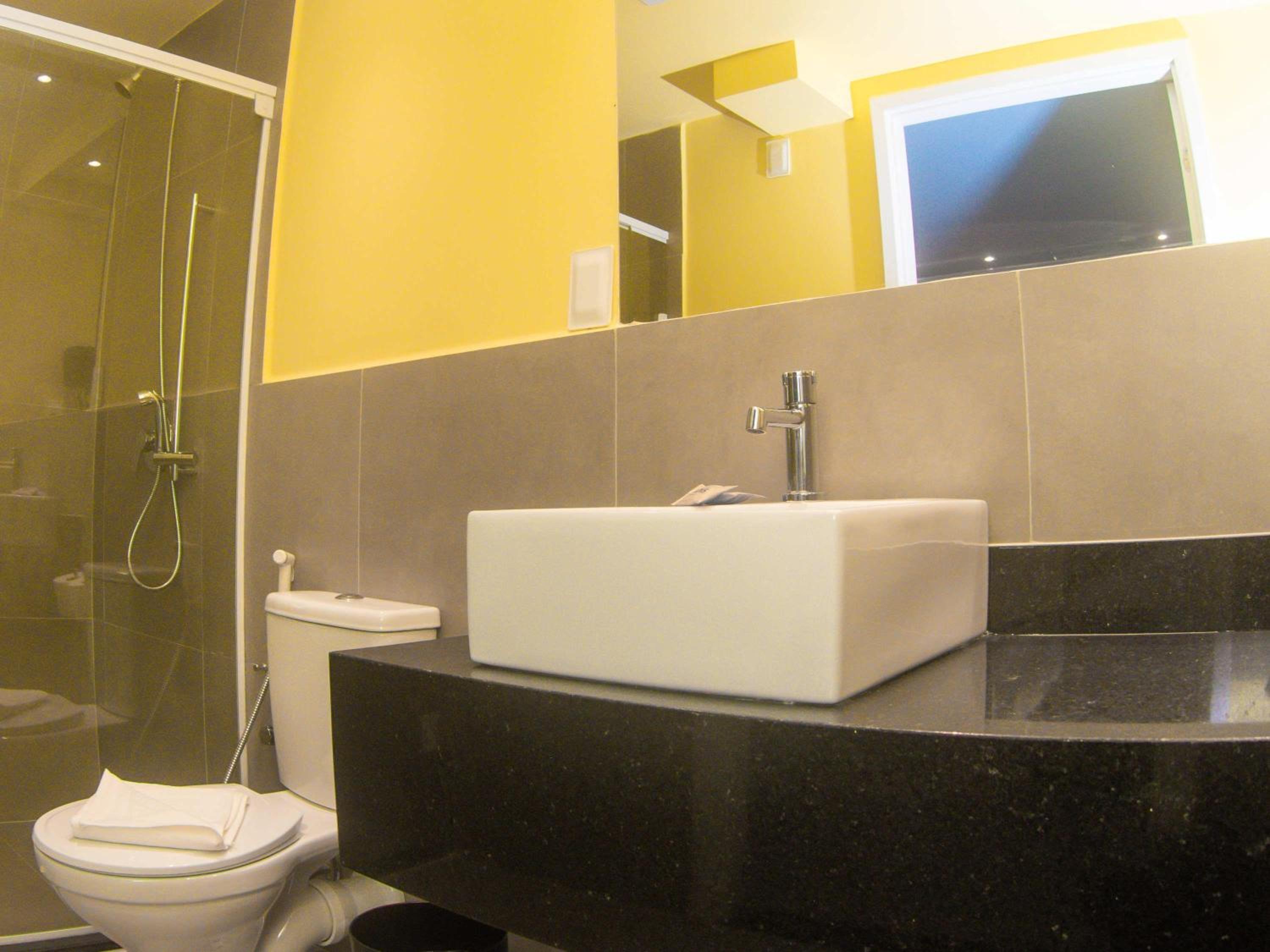 Standard Room with One Double Bed and One Single Bed - Photo 1