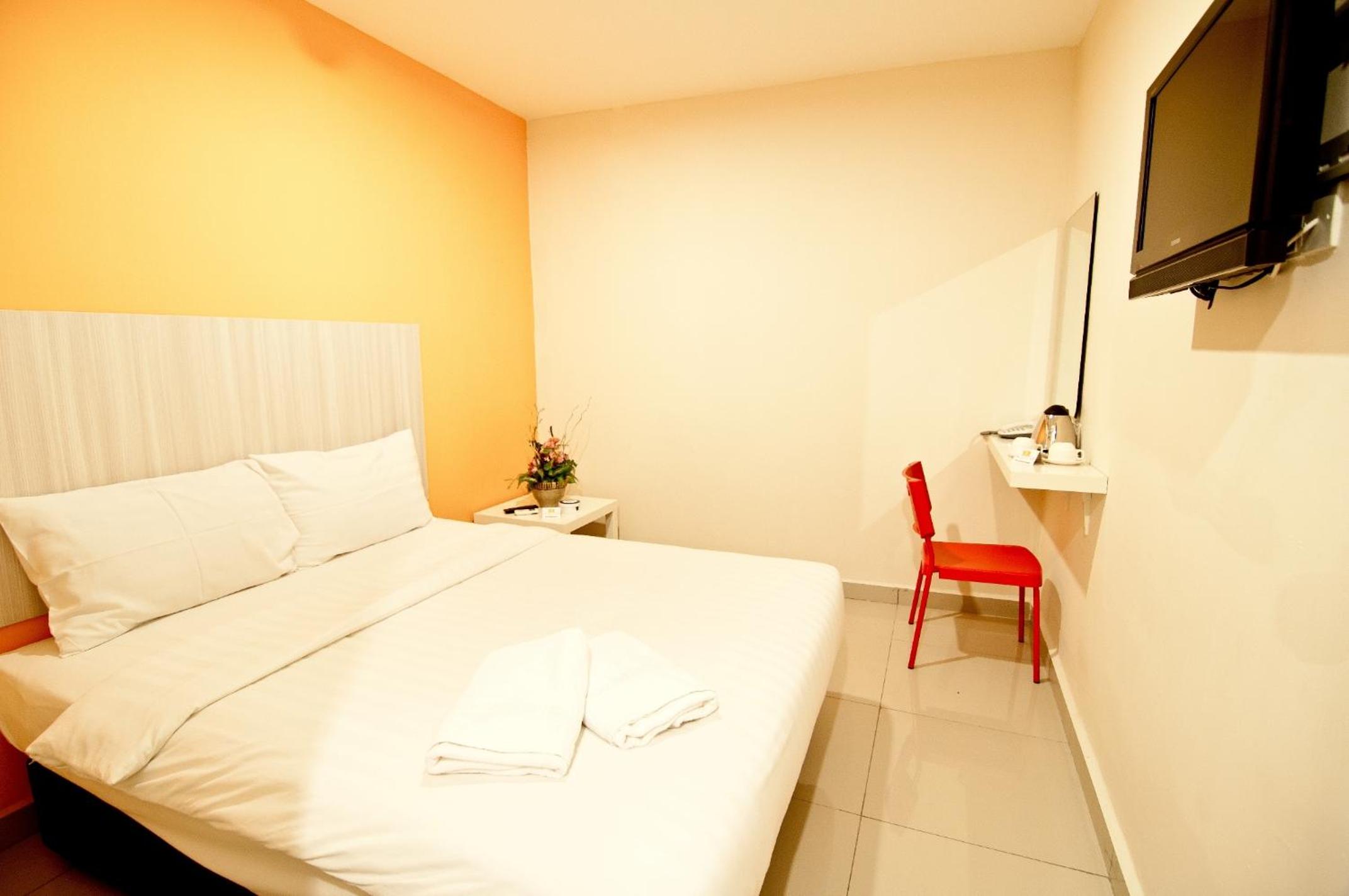 Standard Queen Room photo 2