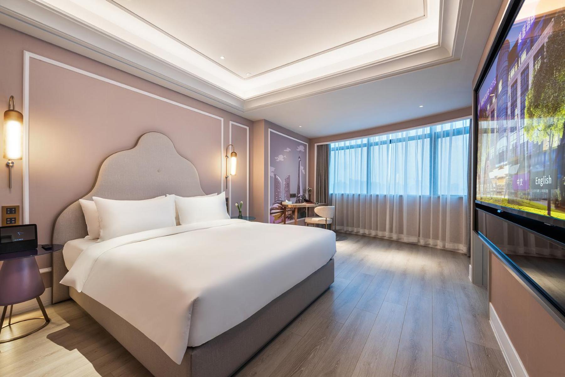 Superior Suite, One King-Size Bed photo 3
