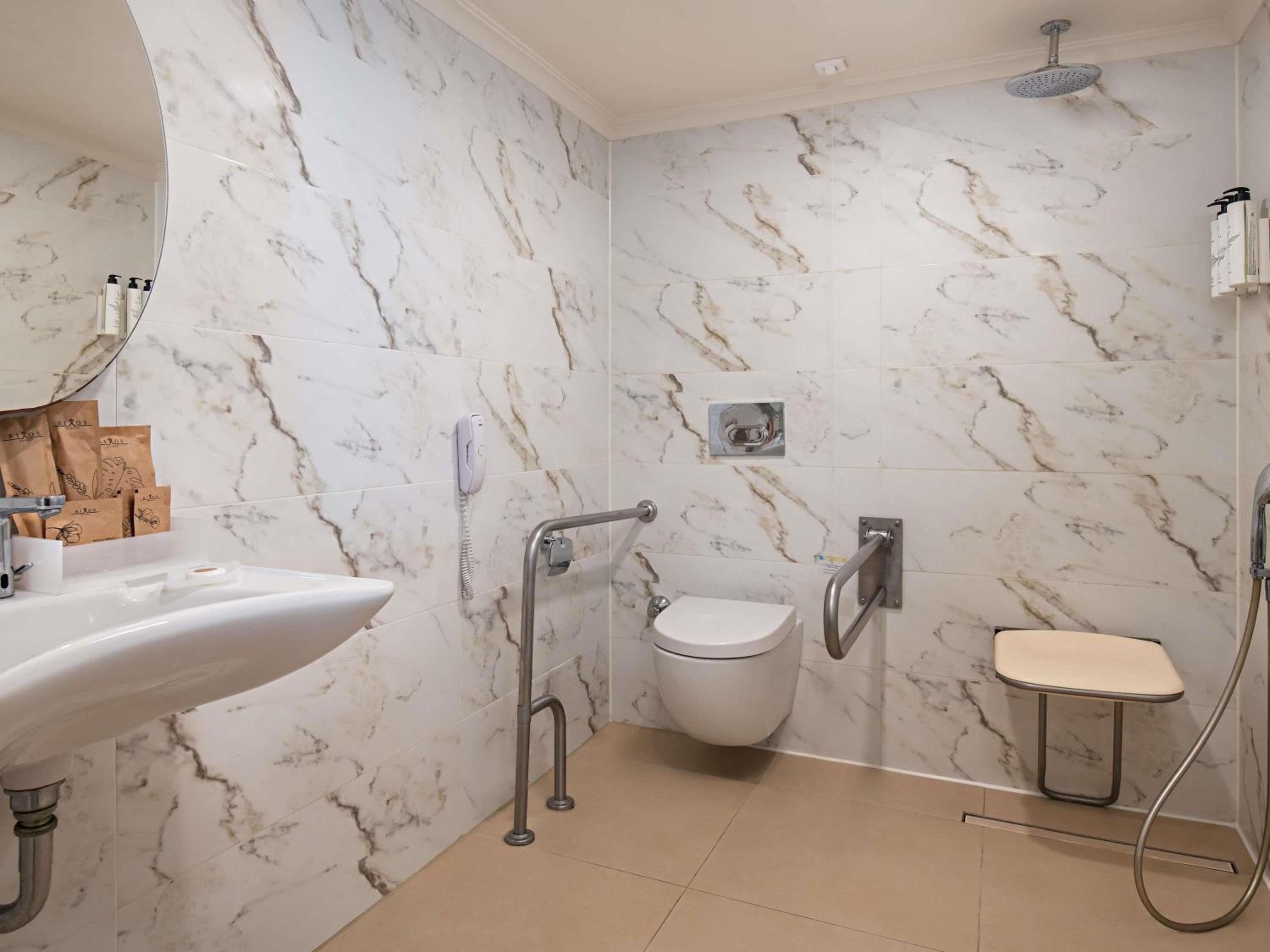 Standard Room - Mobility Accessible photo 3