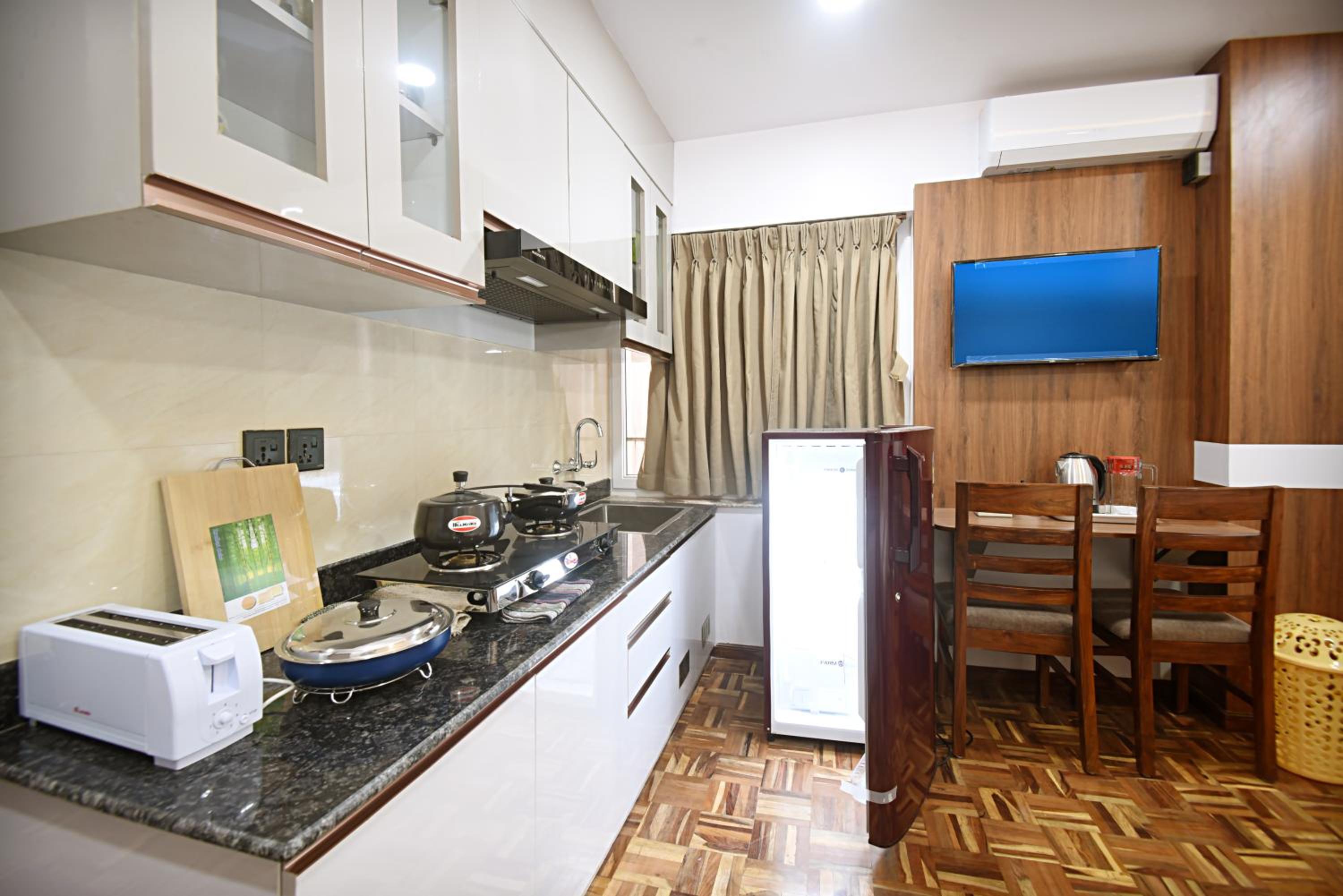 Studio Apartment
