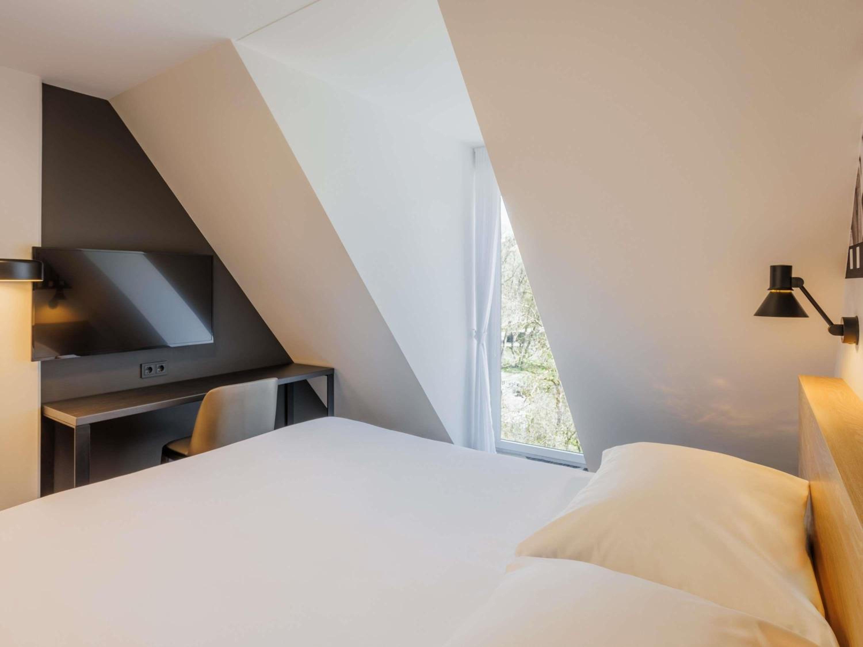 Standard Queen Room - Newly designed photo 2
