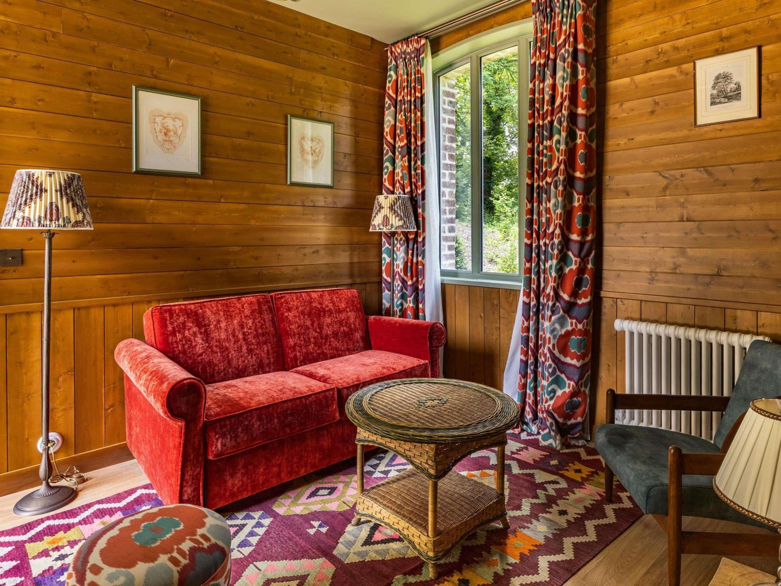 LE PAVILLON DES SOURCES, Two-Bedroom Pavilion with Two Queen Beds and Private Garden photo 2