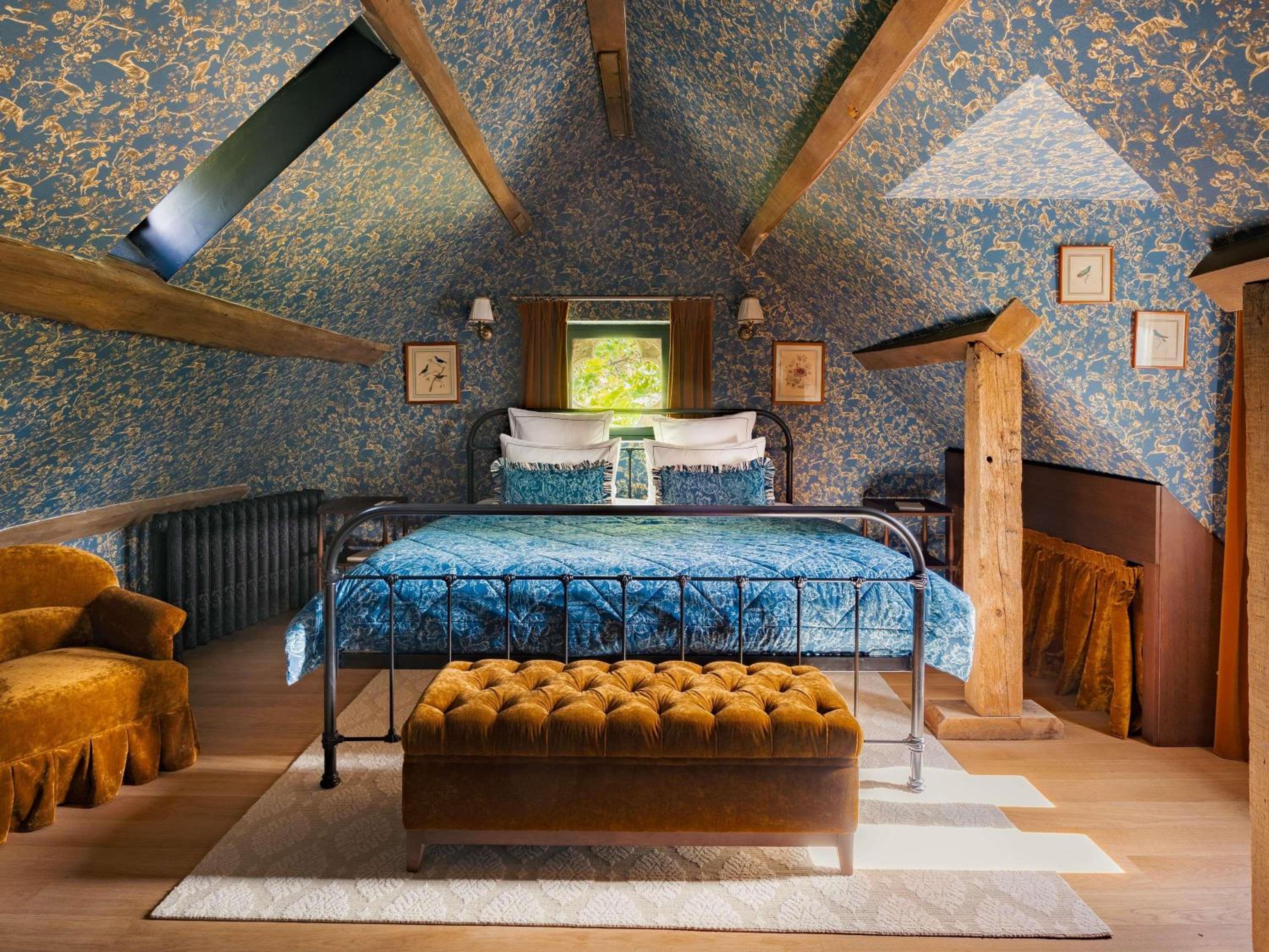 LE PAVILLON D’HONNEUR, Three-Bedroom Pavilion with Three King Beds, Forest View and Private Garden photo 3