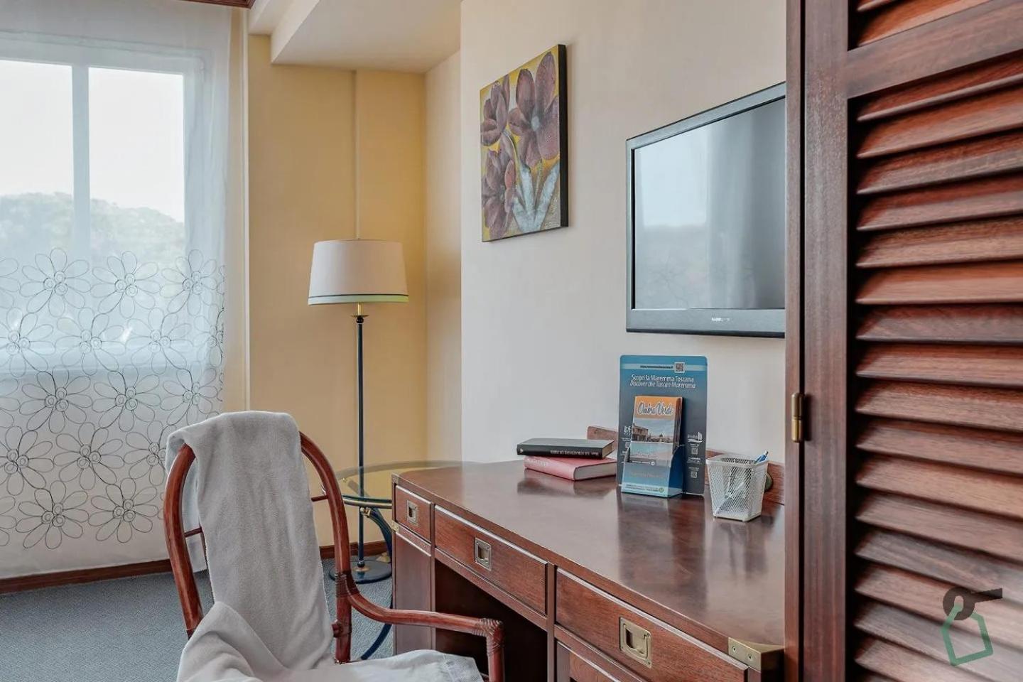 Budget Double Room photo 3