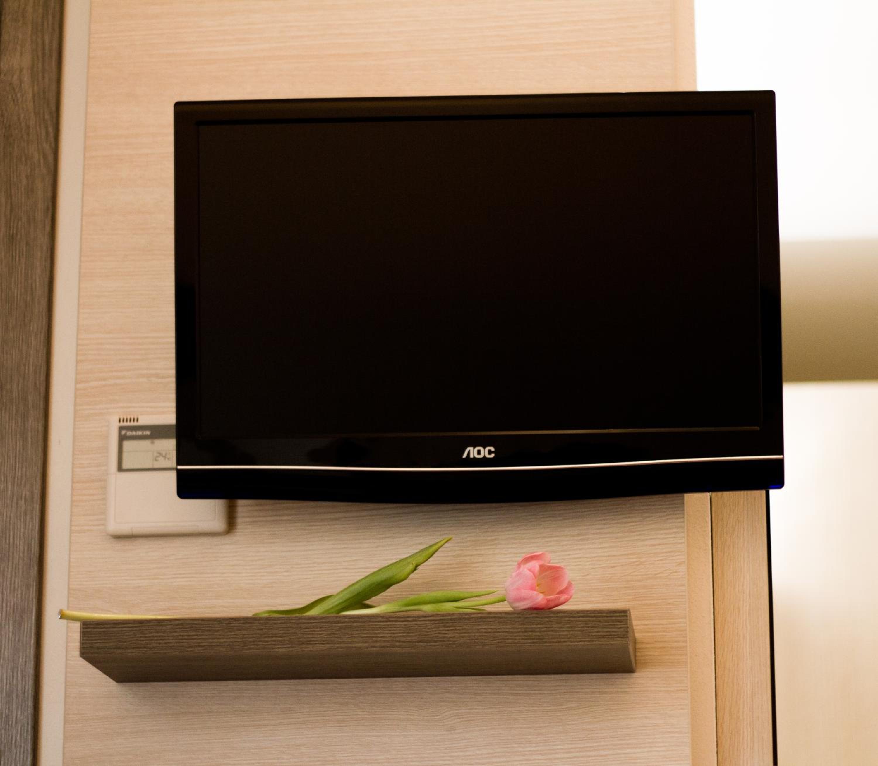 Double or Twin Room - Photo 3