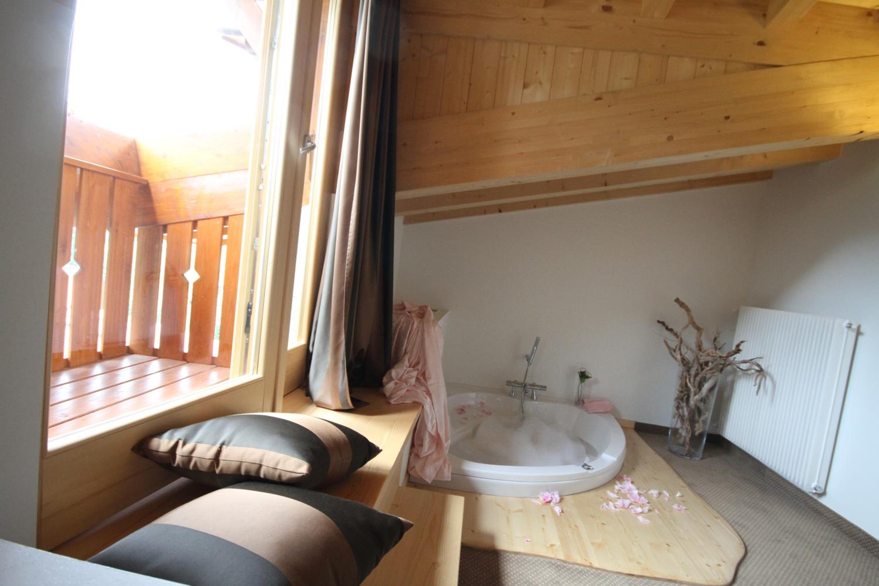 Deluxe Double or Twin Room with Spa Bath