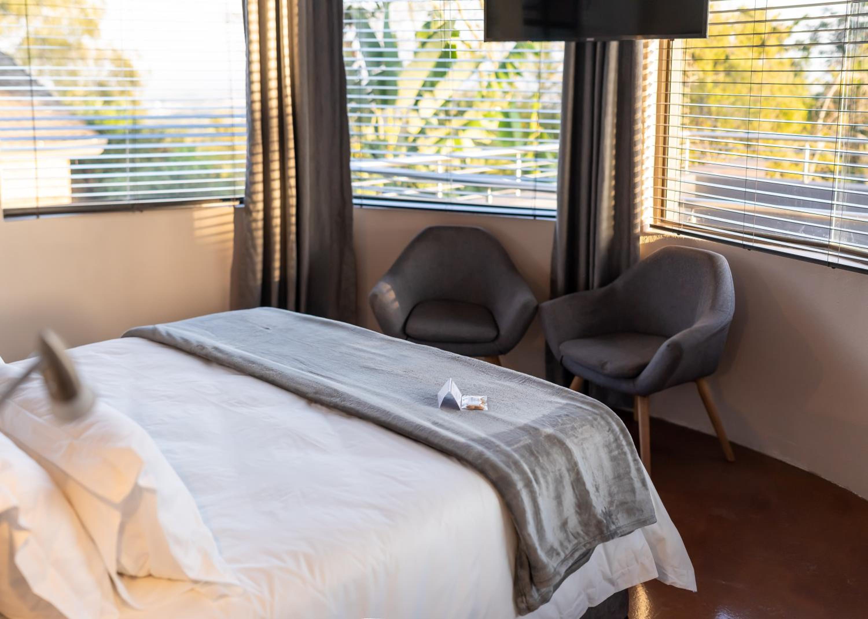 Comfort Queen Room photo 2