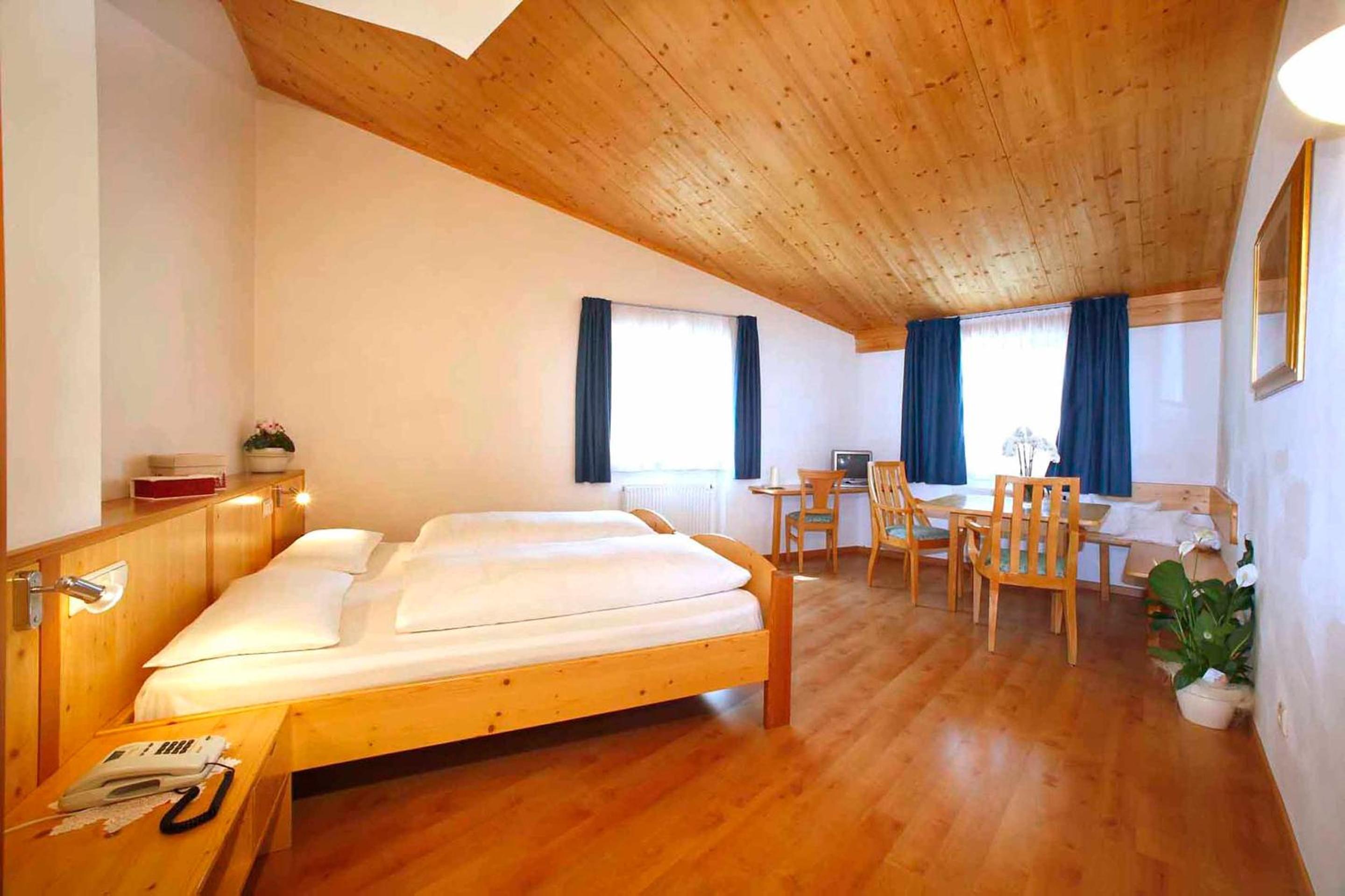 Standard Double or Twin Room - Photo 1