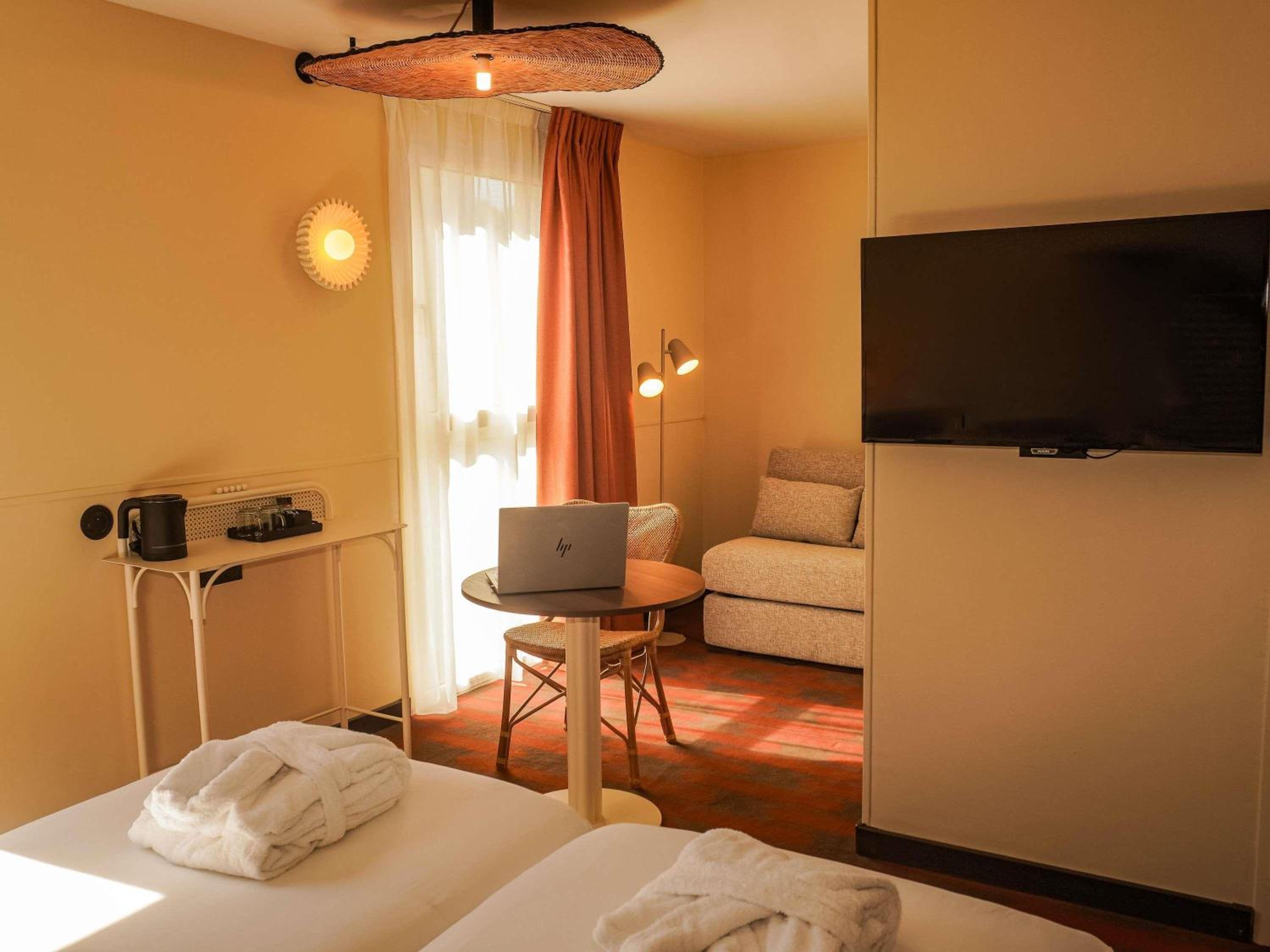 Classic Triple Room with Two Singel and One Sofa Bed - Photo 4
