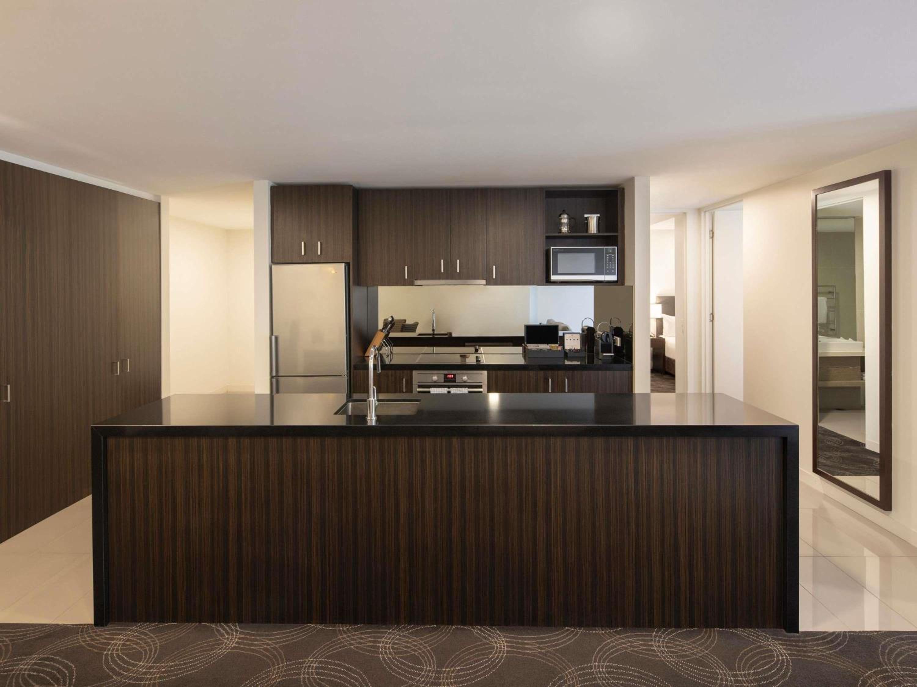 Deluxe Two-Bedroom Apartment - Photo 3