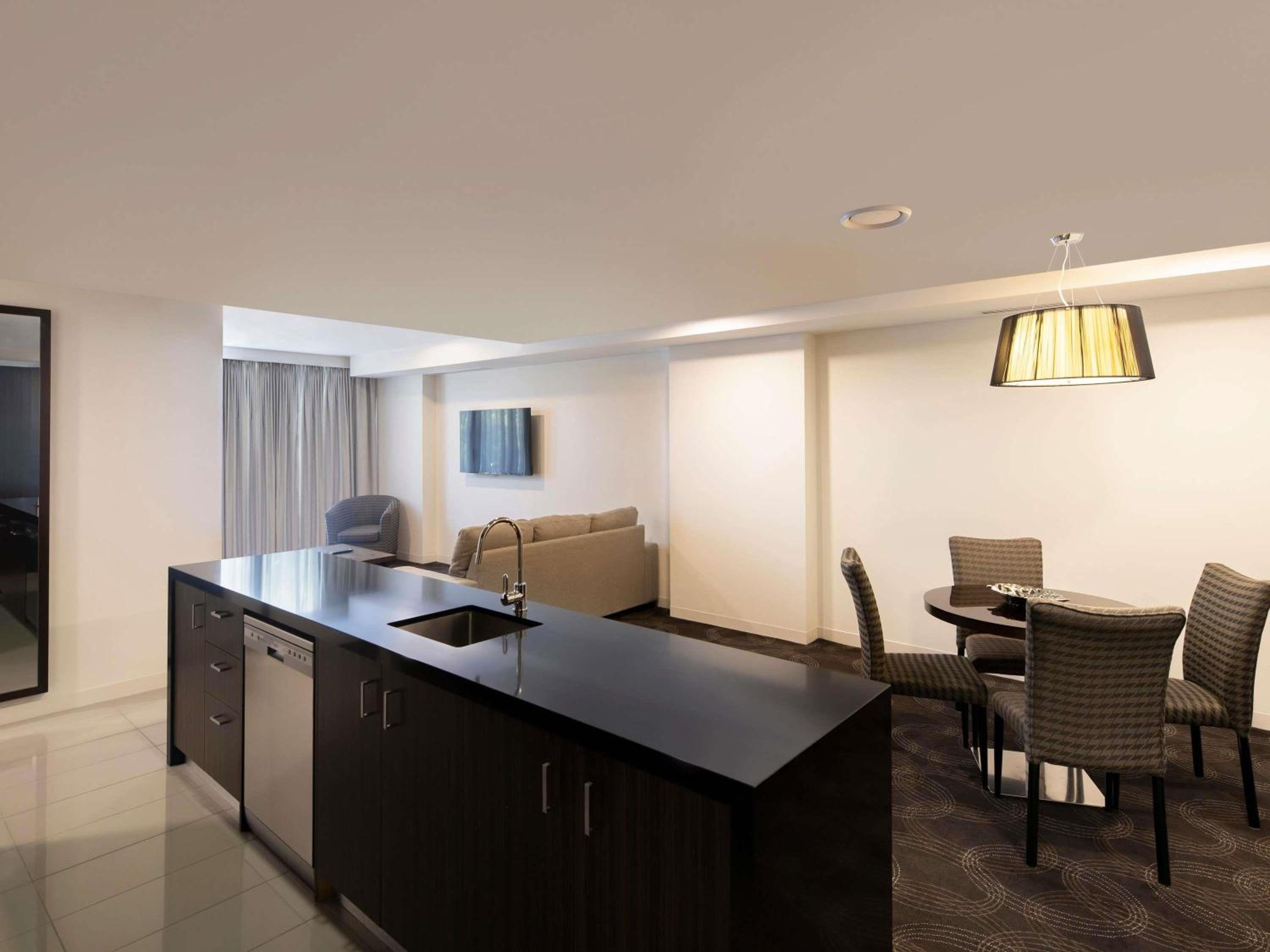 Deluxe Two-Bedroom Apartment - Photo 5