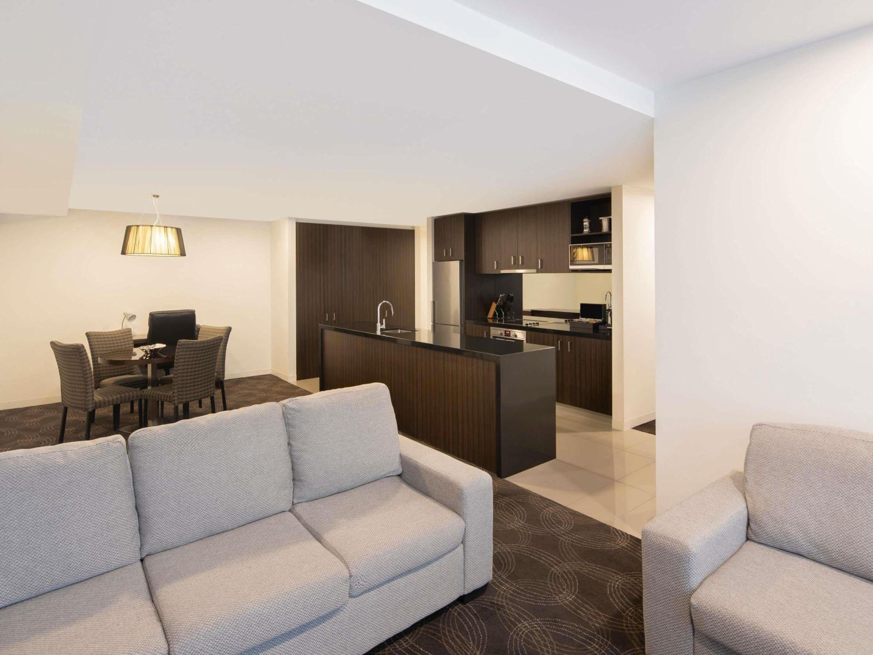 Deluxe Two-Bedroom Apartment - Photo 6