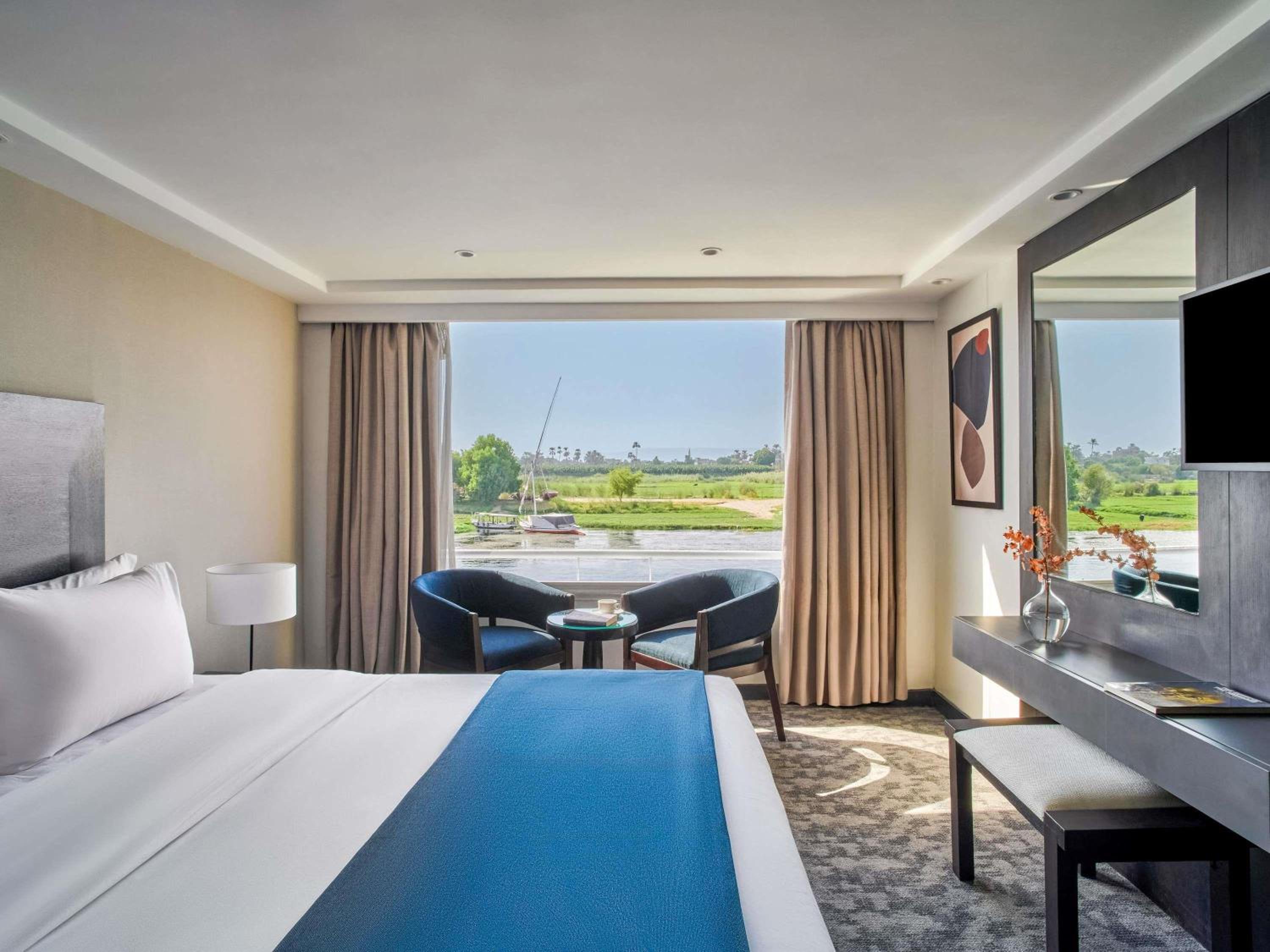 Deluxe Queen Room