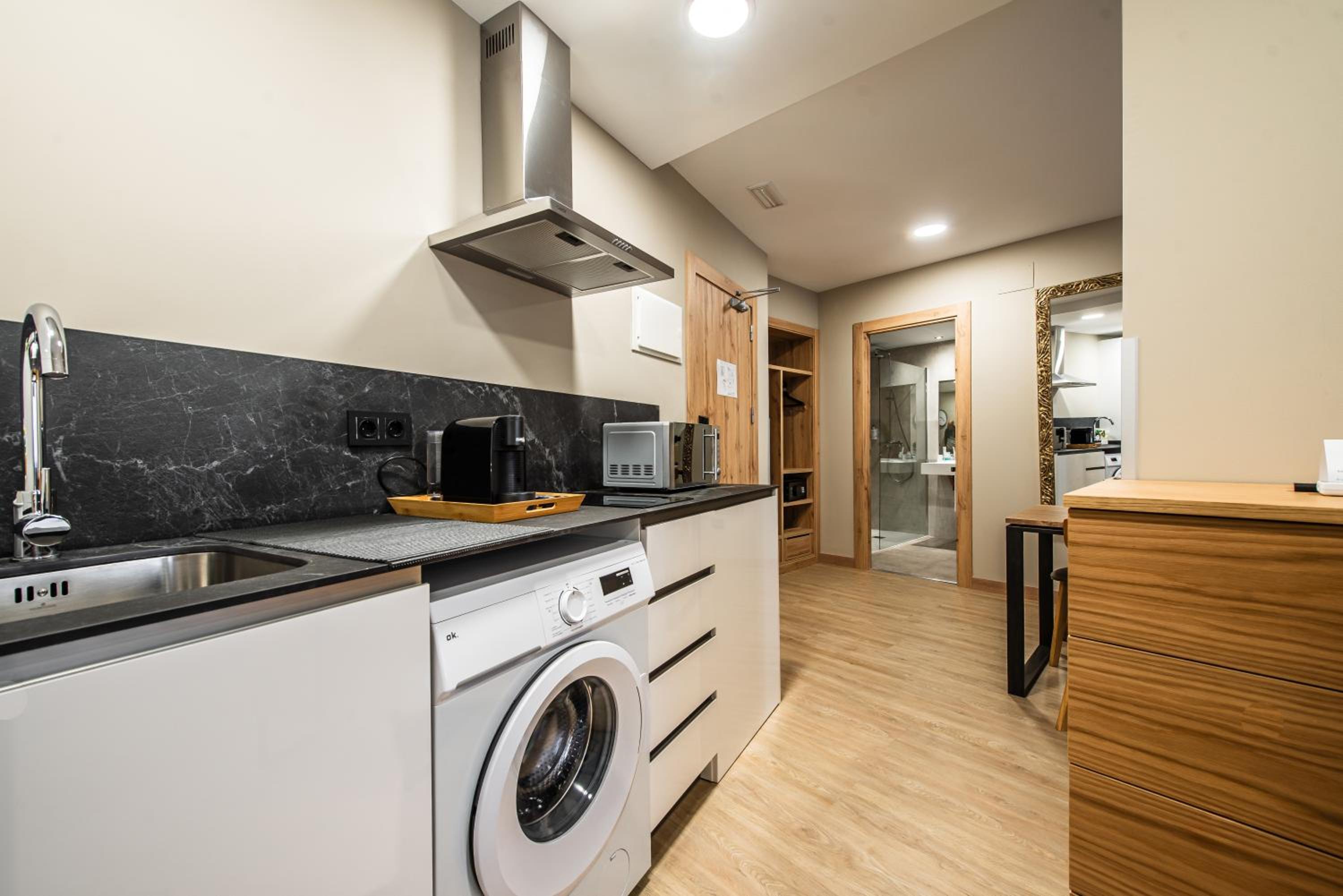 Studio Apartment - Photo 10