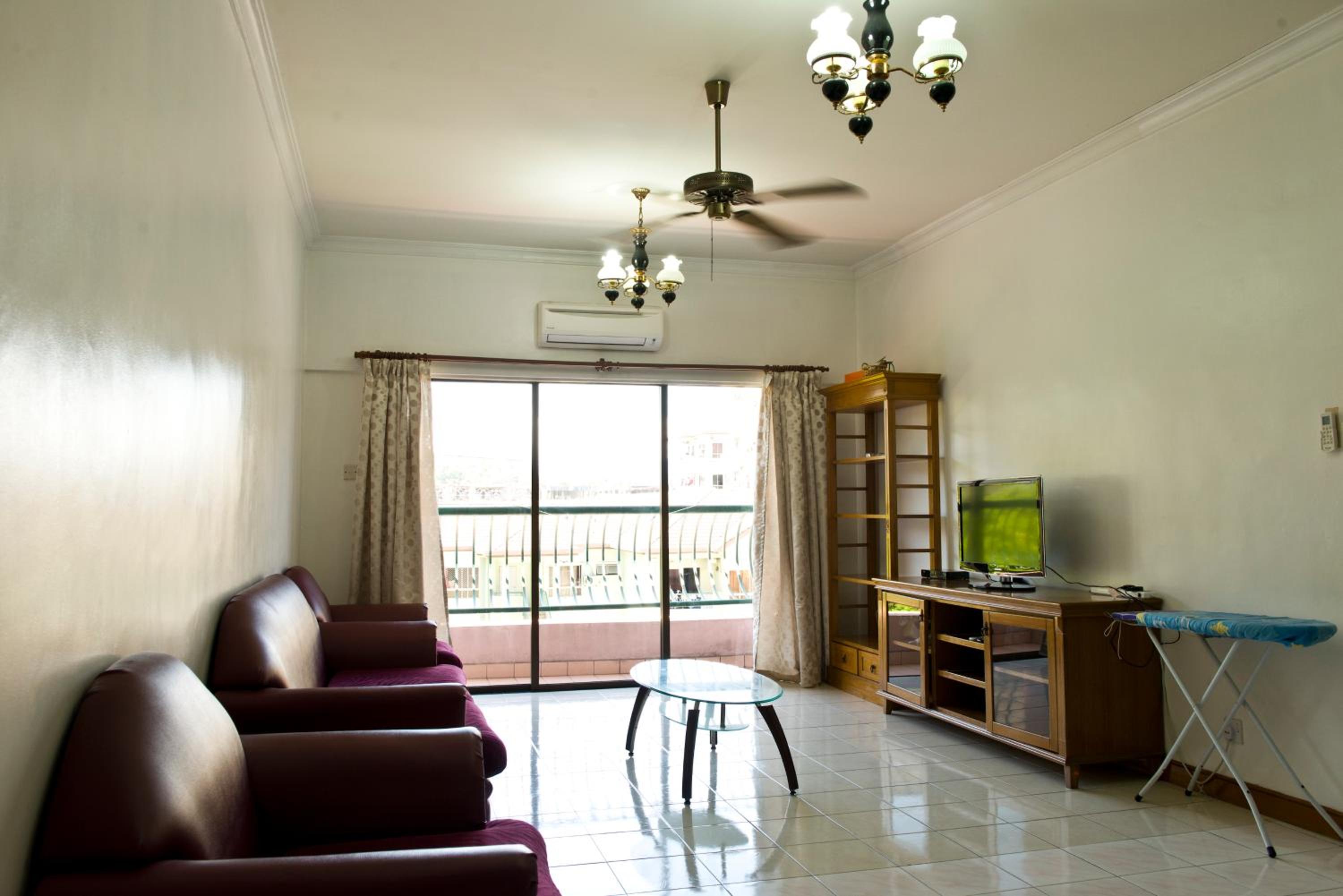 Three-Bedroom Apartment - Photo 28