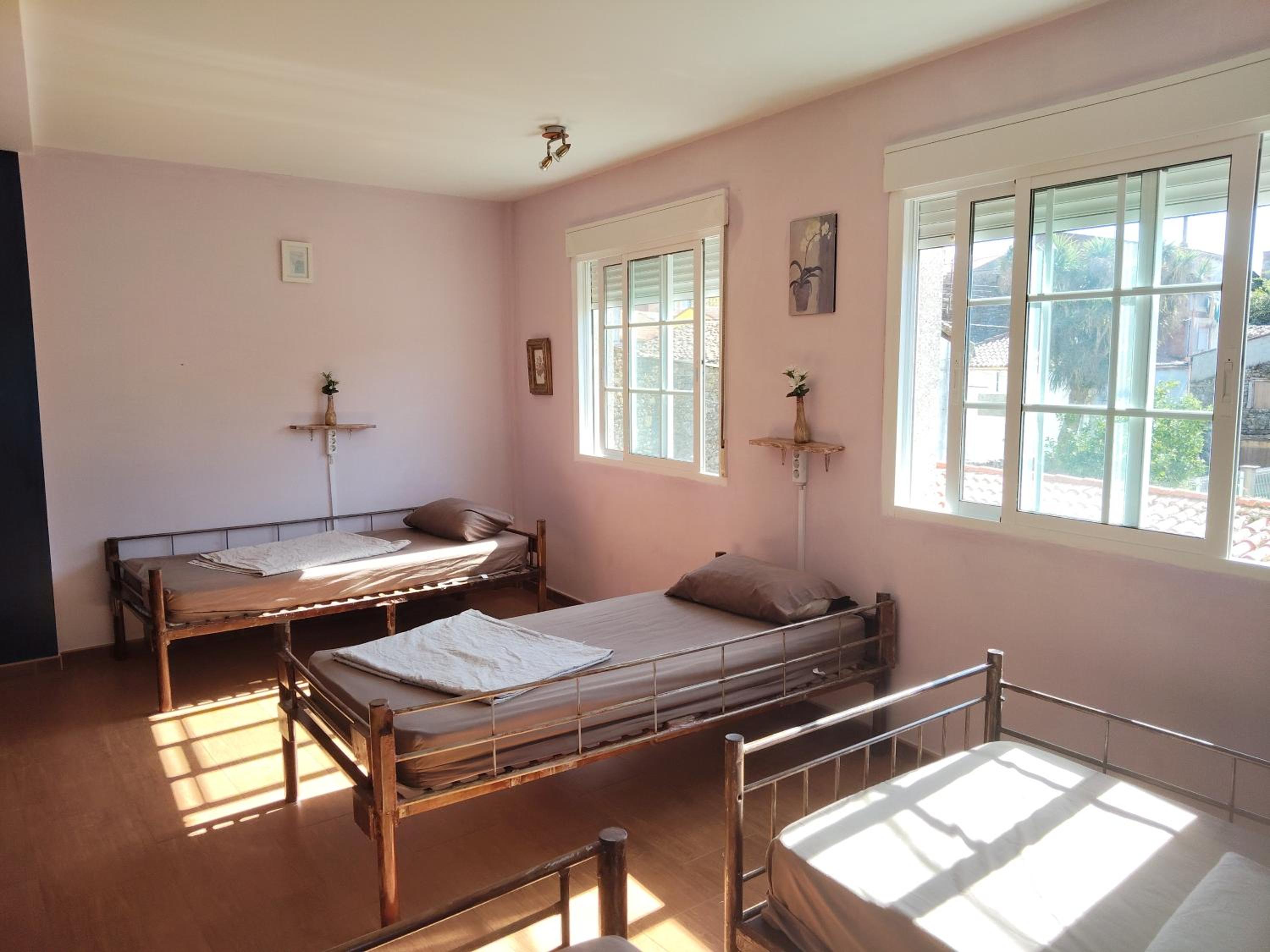 Single Bed in 6-Bed Dormitory Room photo 2