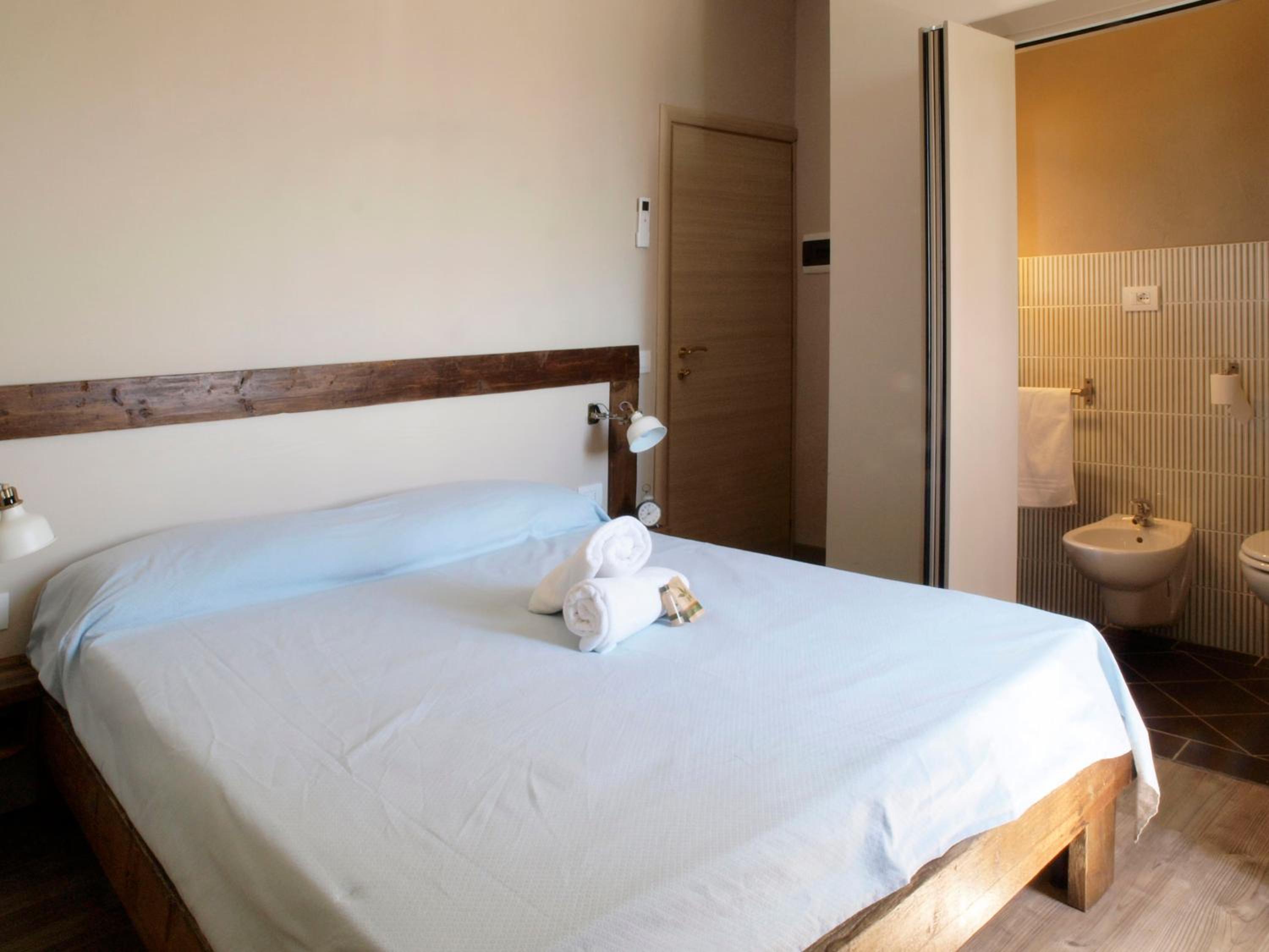 Double Room with Lake View - Photo 1