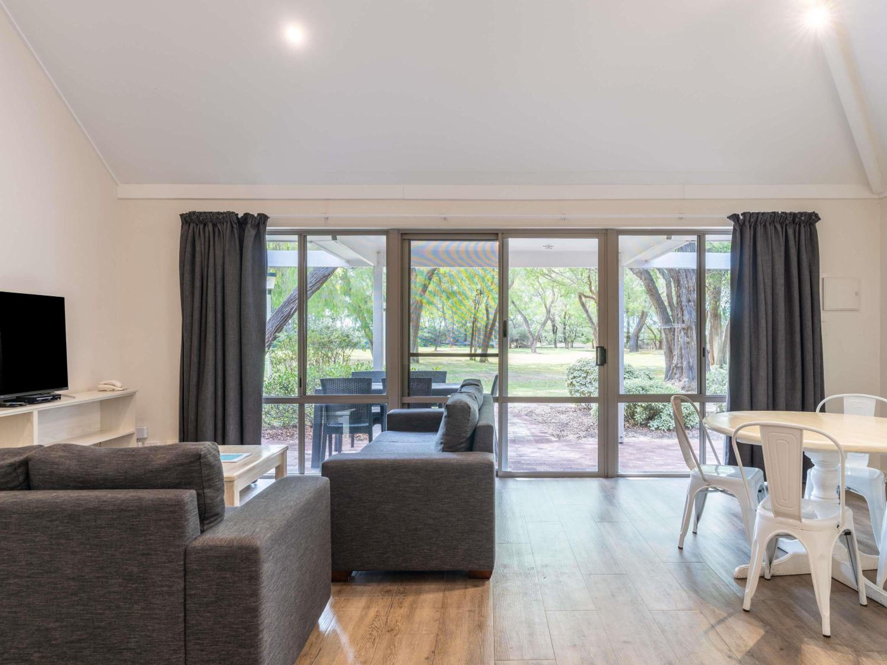 Two-Bedroom Superior Villa - Photo 3