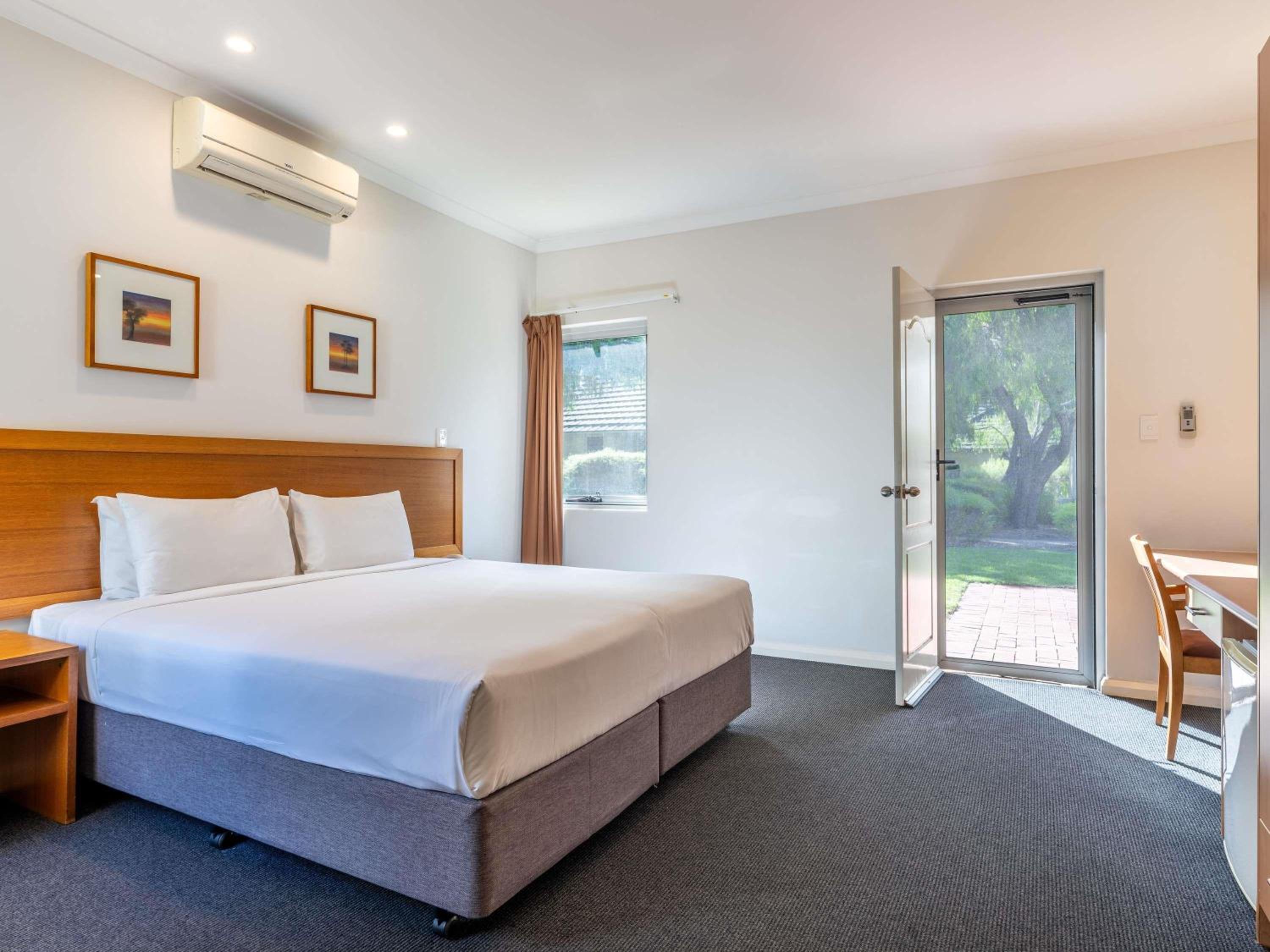 Three-Bedroom Superior Villa - Photo 2