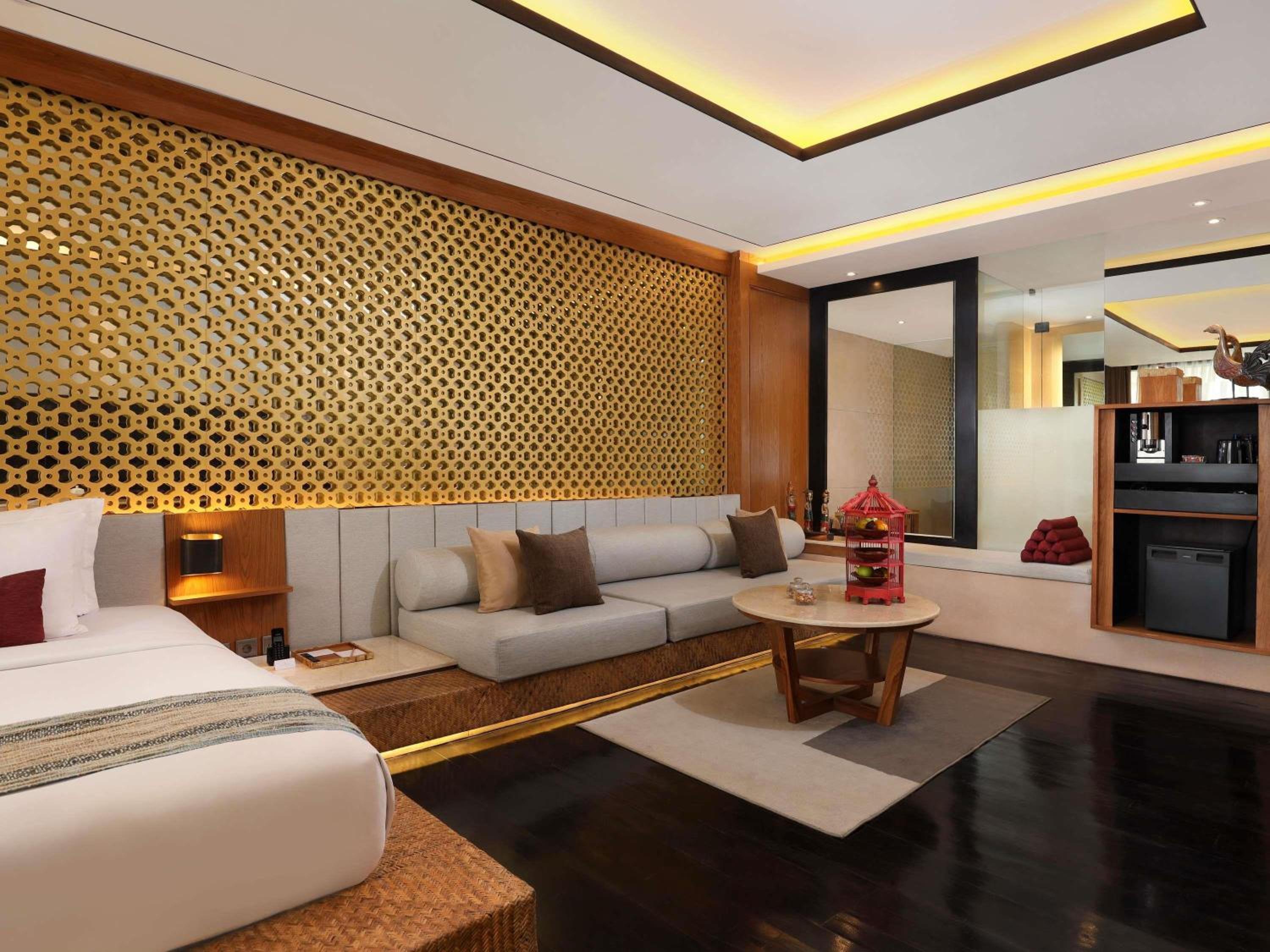 Seminyak King Suite with Balcony - Photo 2