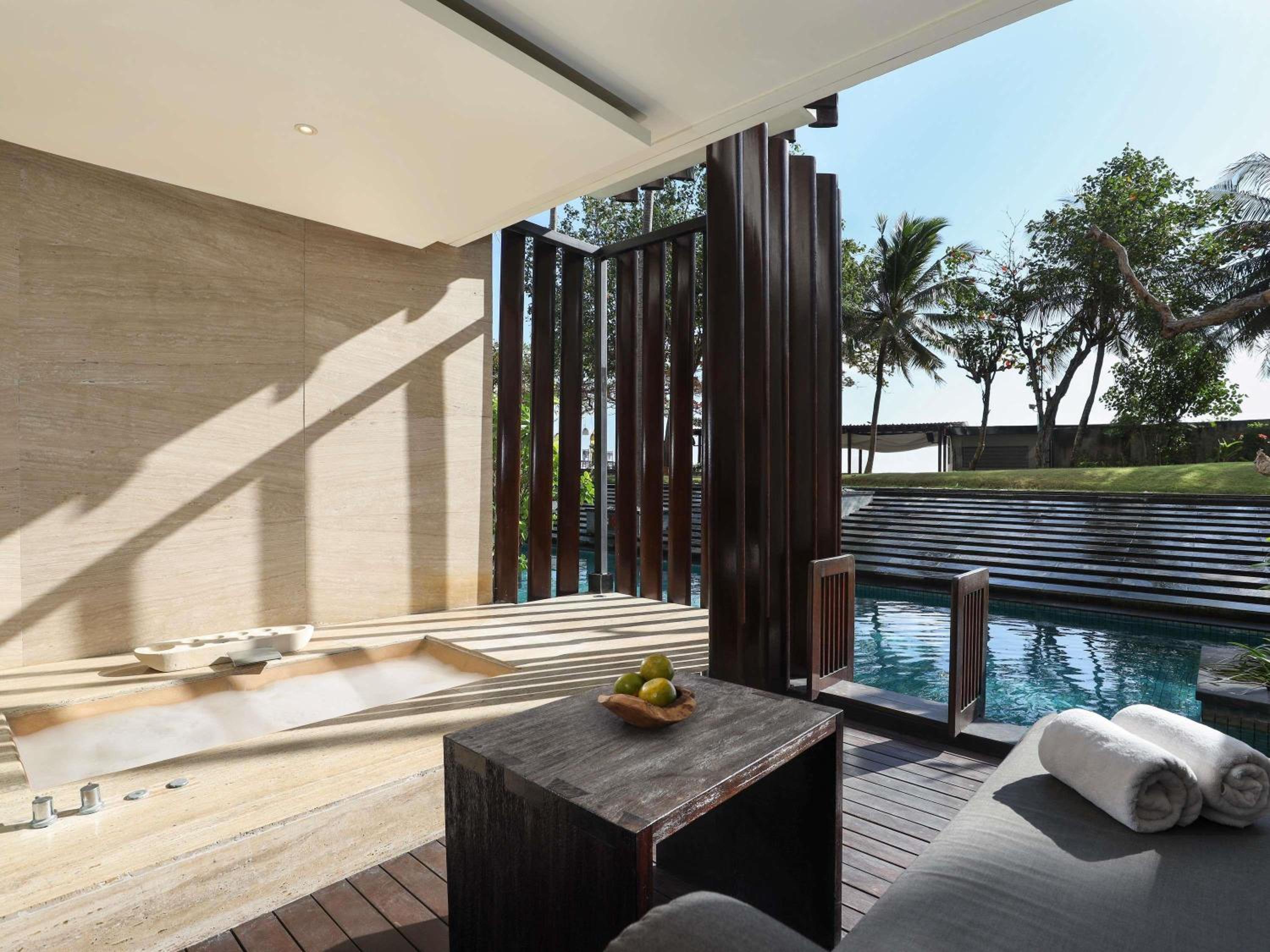 Seminyak Ocean King Suite with Balcony thumbnail 5