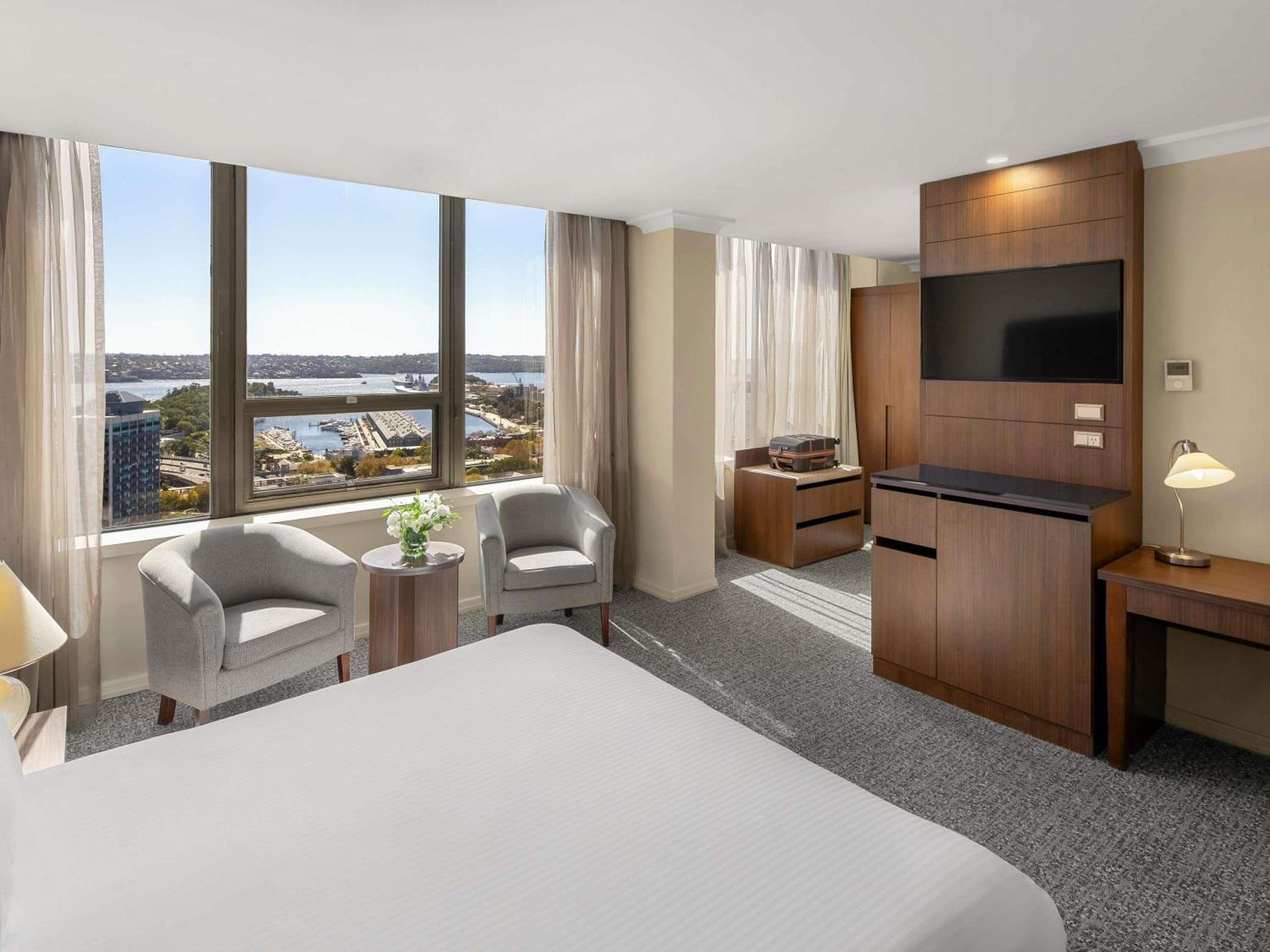 Deluxe King Room with Harbor View