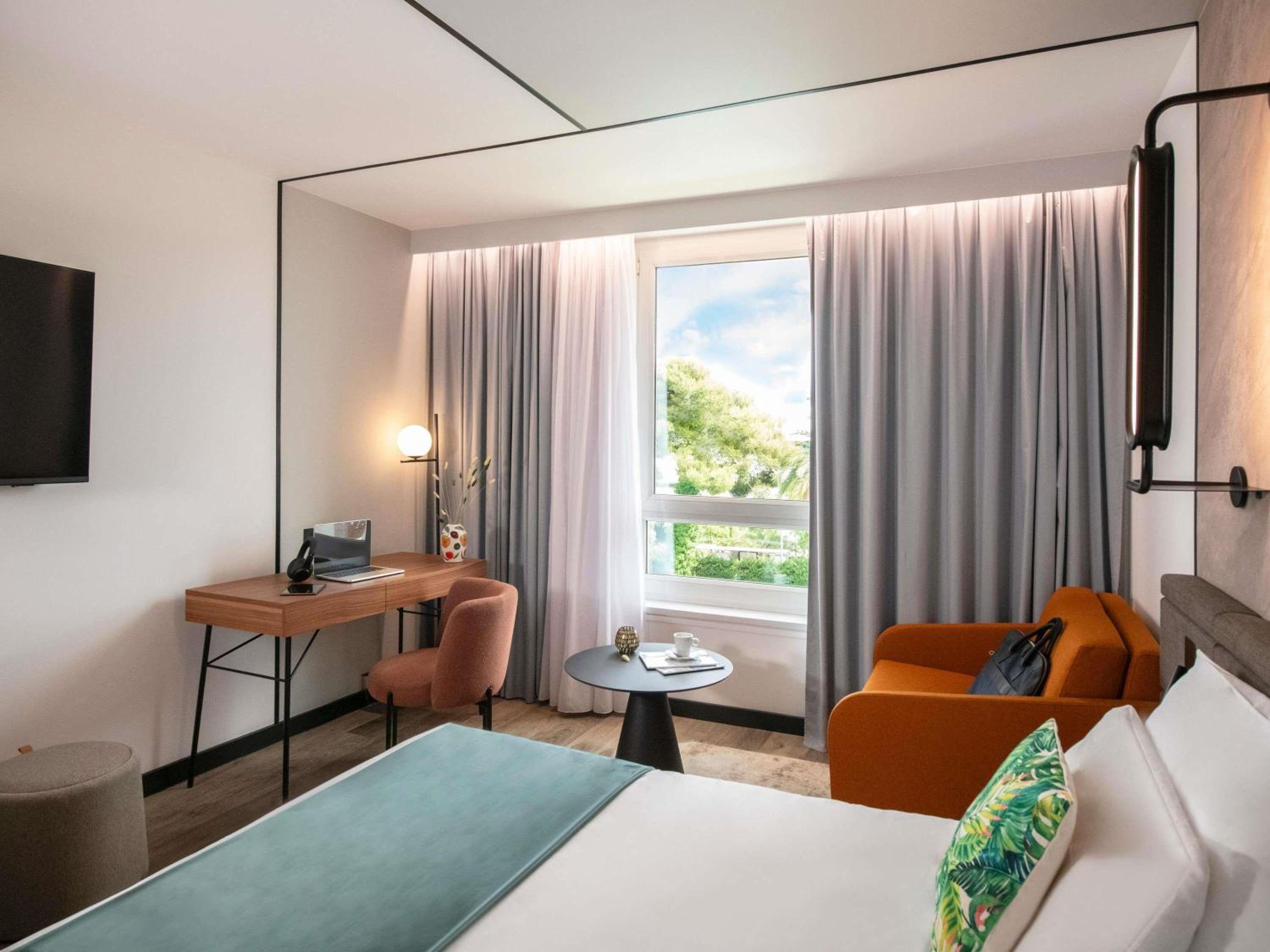 Executive Room with 1 Kingsize bed and 1 single sofa bed - Garden Side - Photo 2
