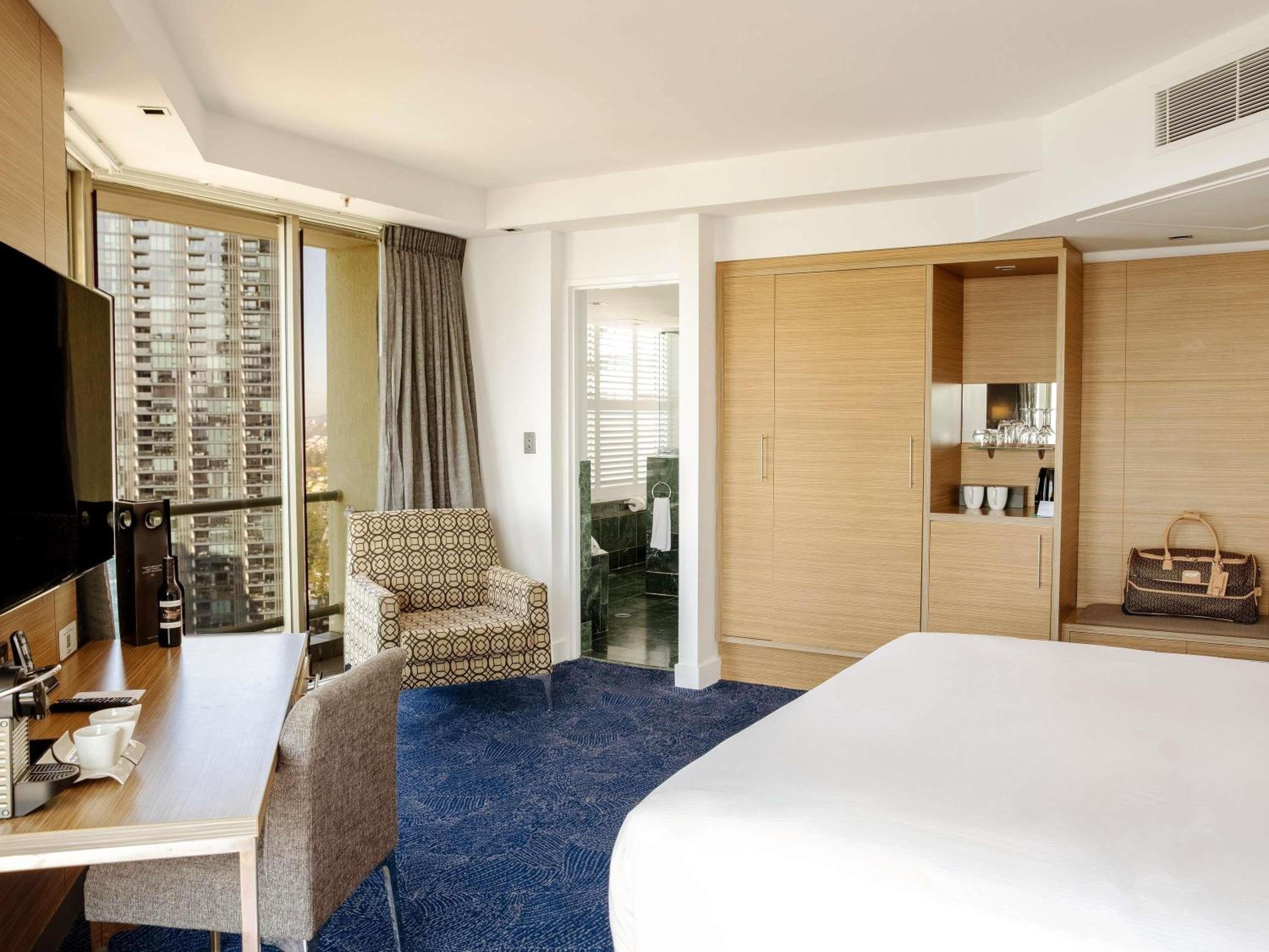 Signature King Room with Garden View and Spa Bath - Photo 2