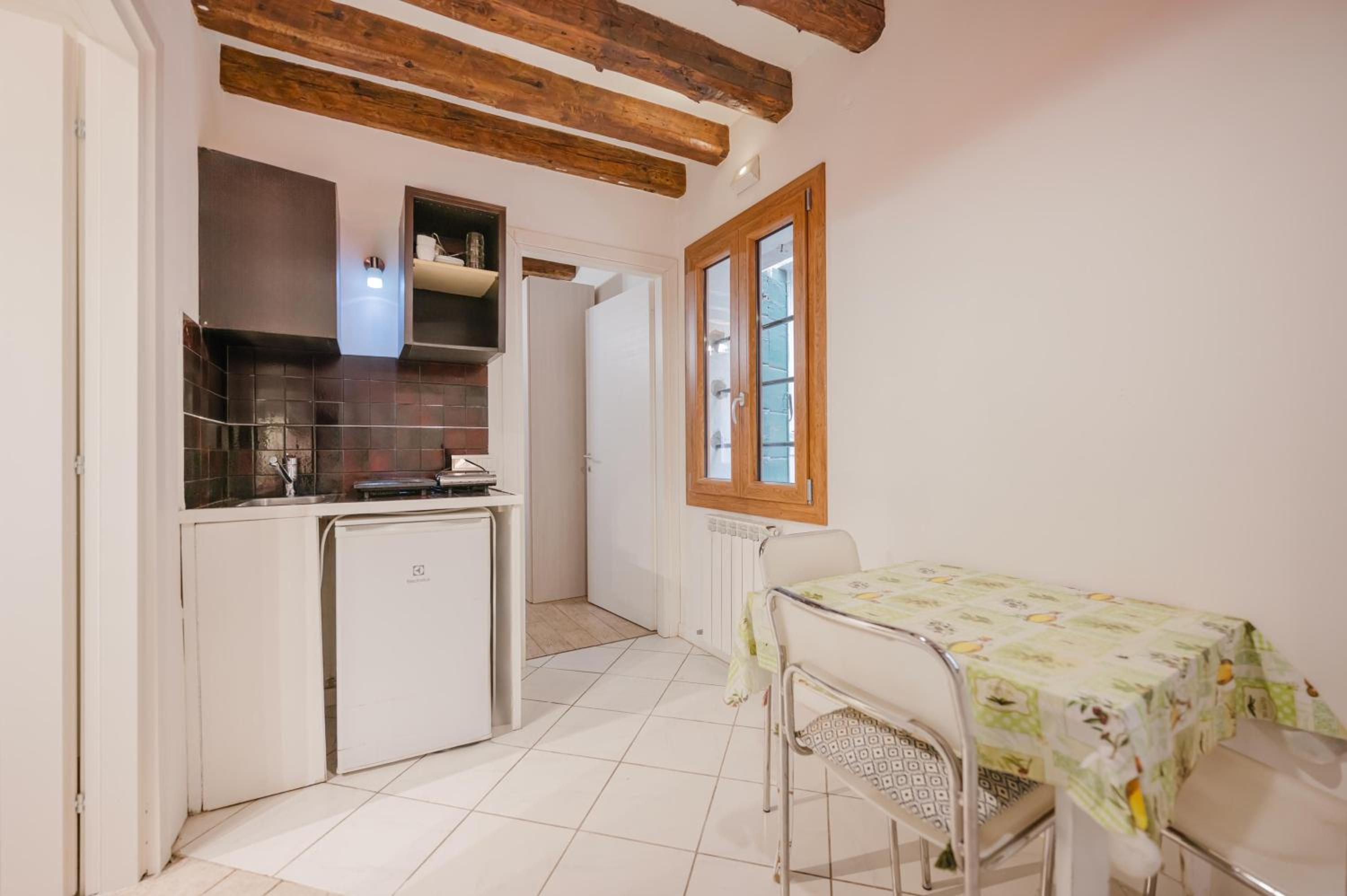 Double Room with Private Bathroom photo 2