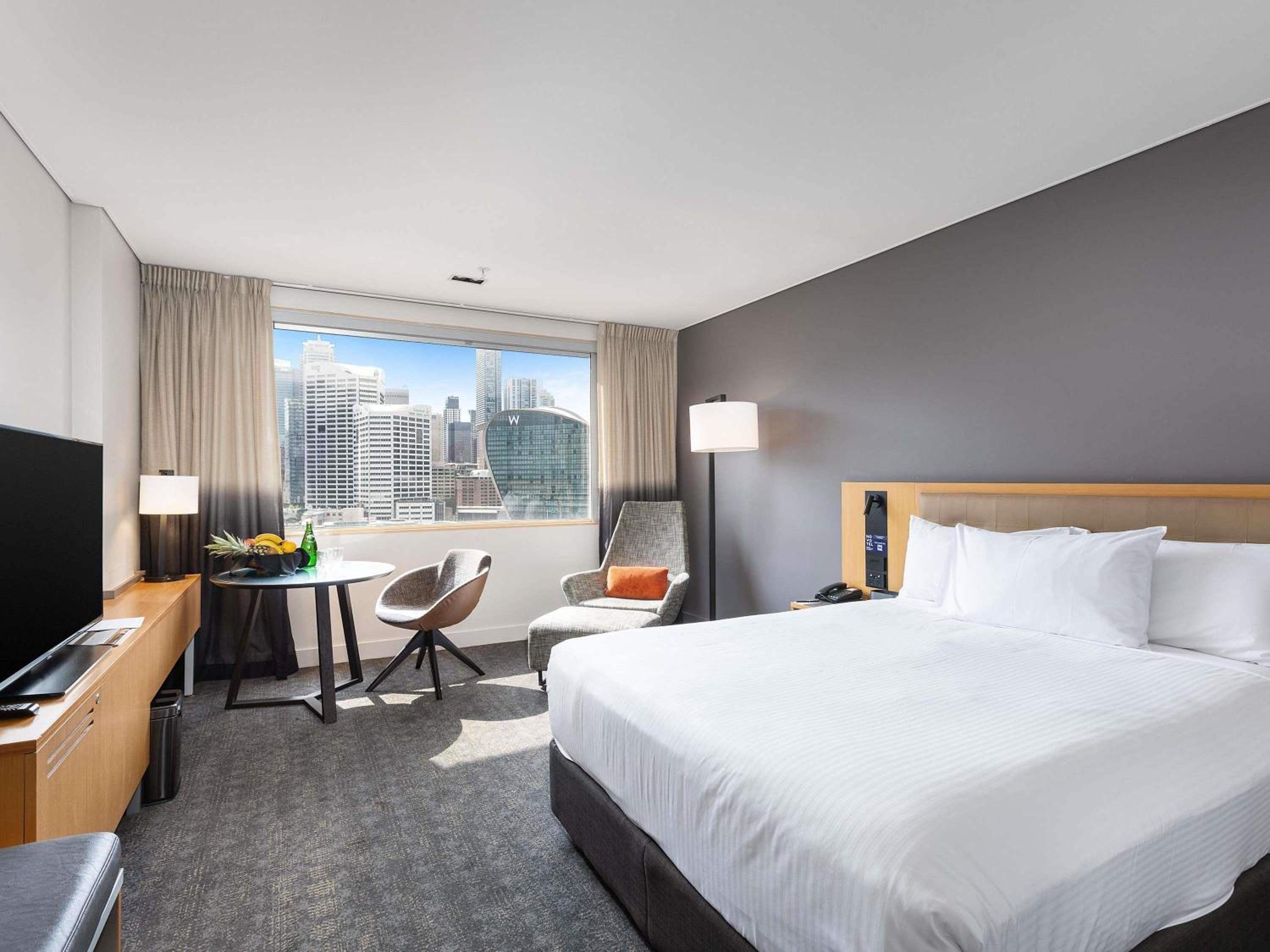 Executive Queen Room - Harbor Facing