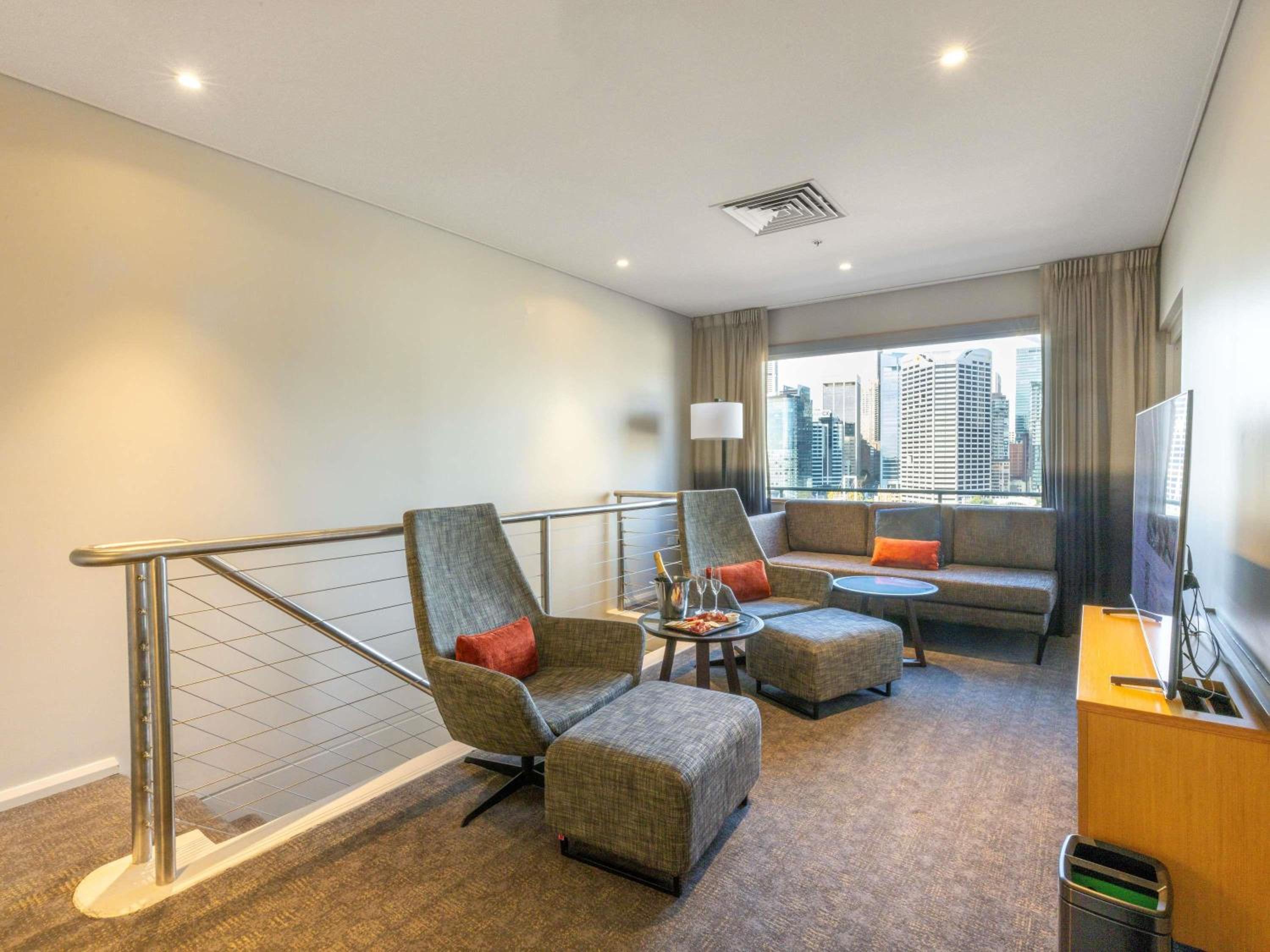 One-Bedroom Executive Loft King Suite - Harbor Facing