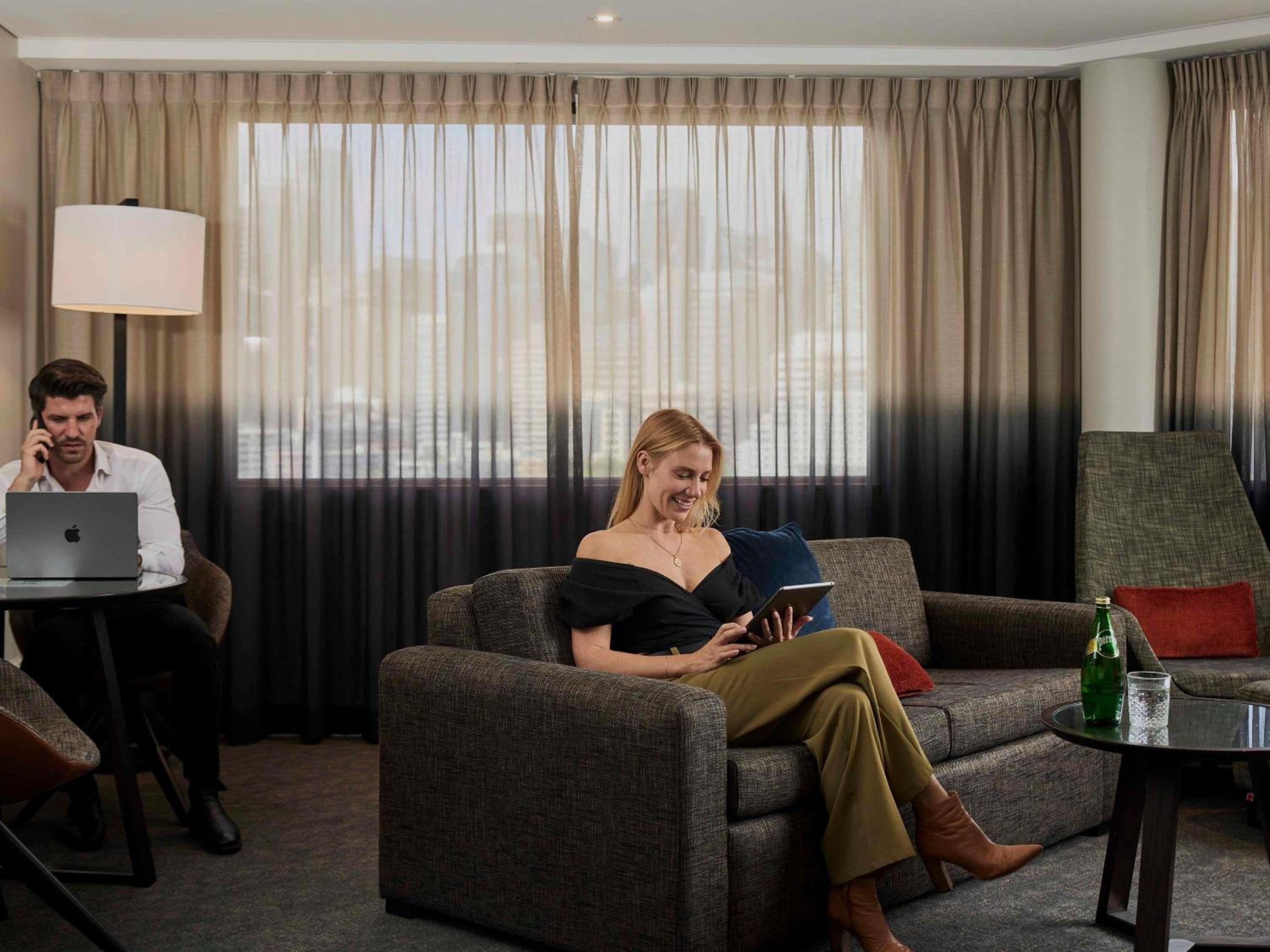 Executive Double Suite with Two Double Beds - Harbor Facing thumbnail 6