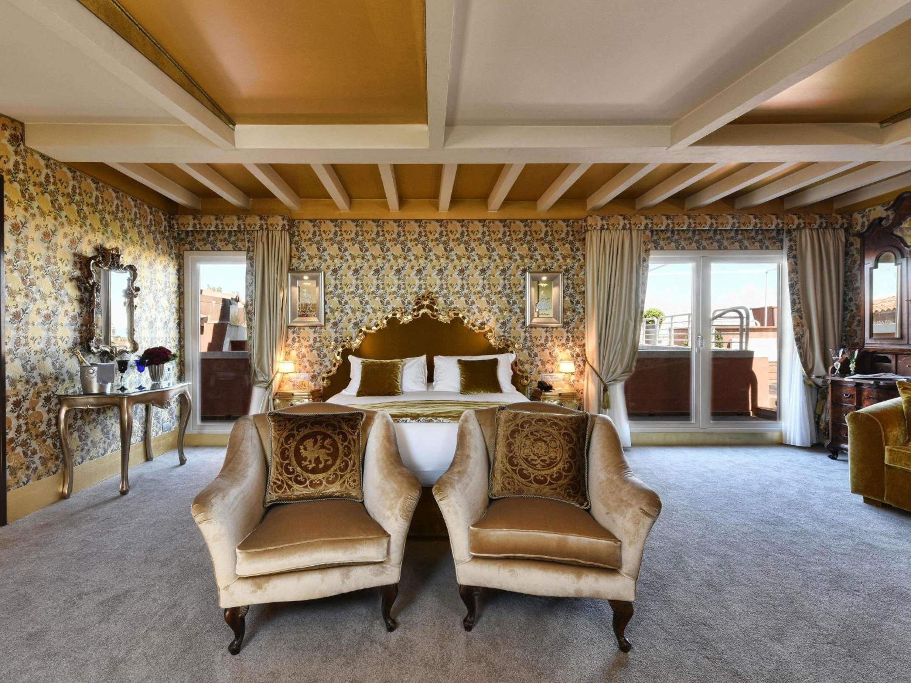 Presidential King Suite thumbnail 5